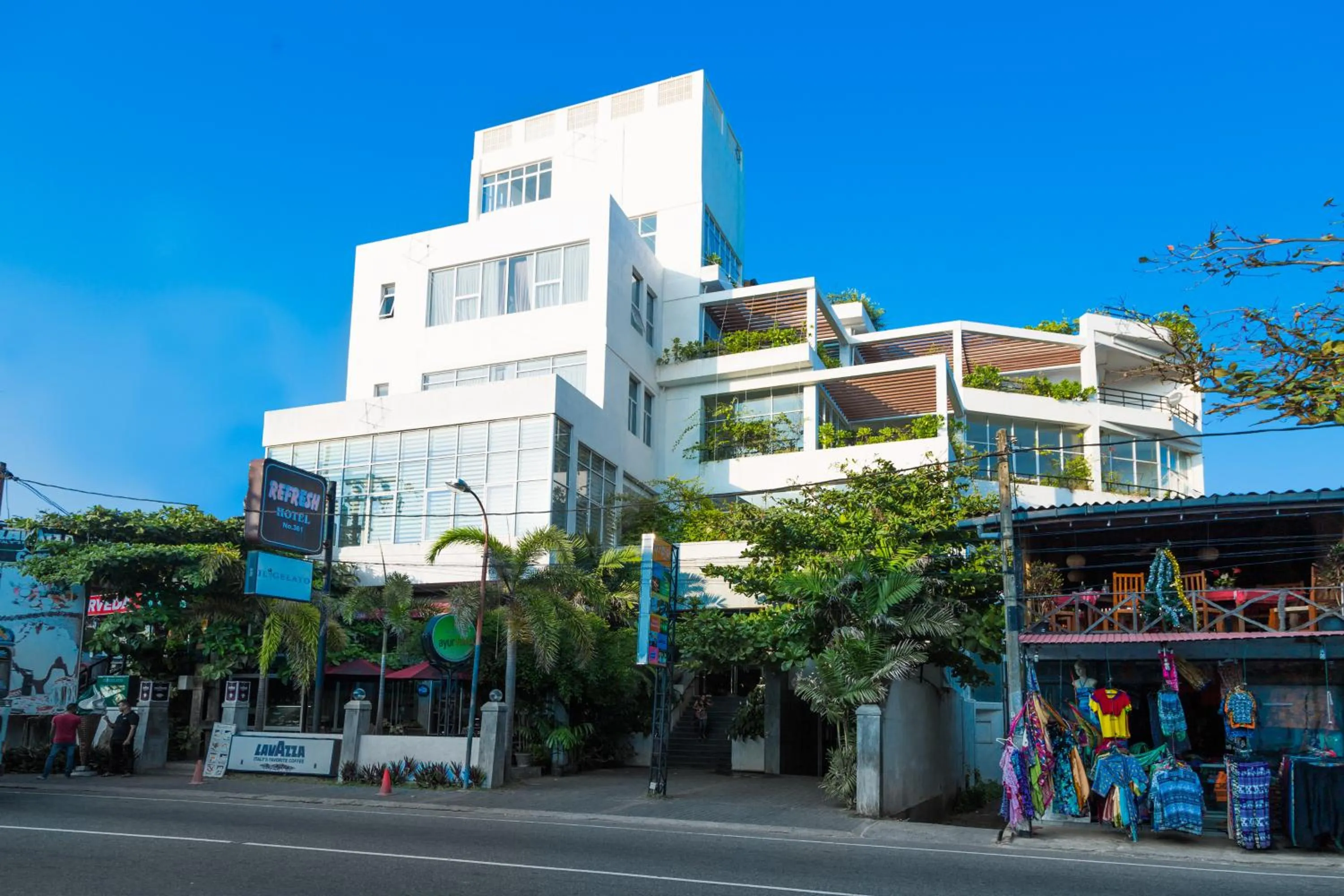 Off site in Refresh Hotel Hikkaduwa