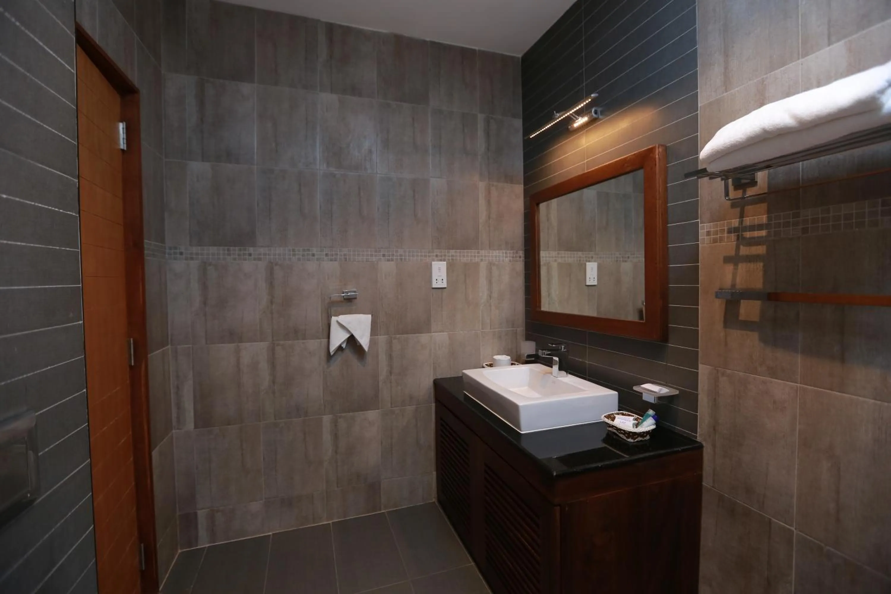 Bathroom in Refresh Hotel Hikkaduwa