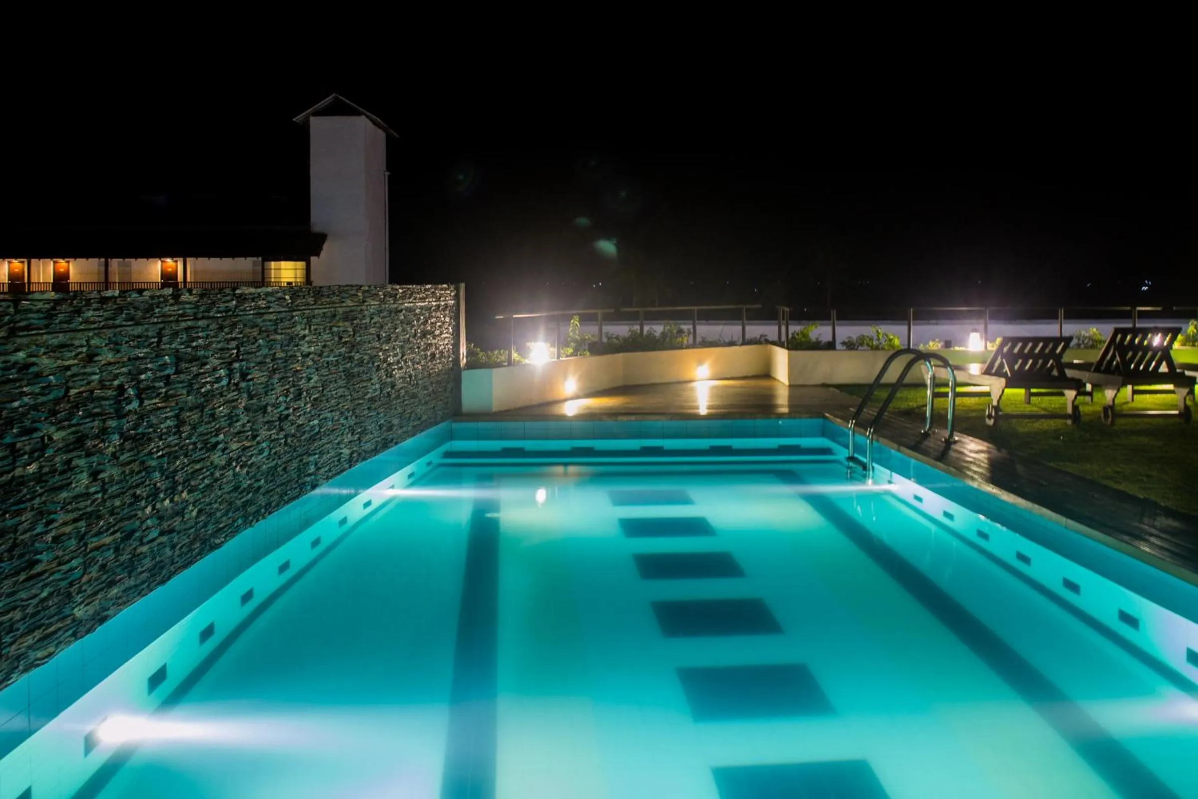  in Refresh Hotel Hikkaduwa