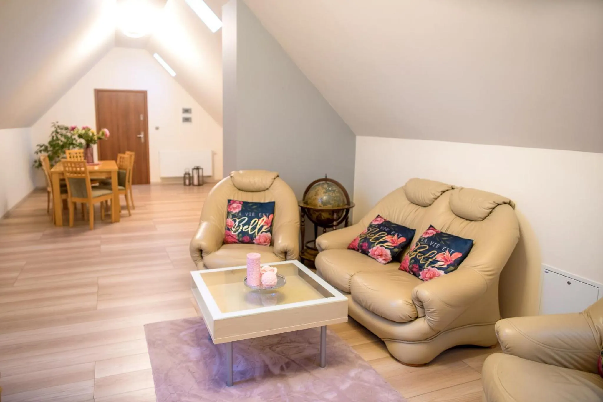 Seating area in Artemis