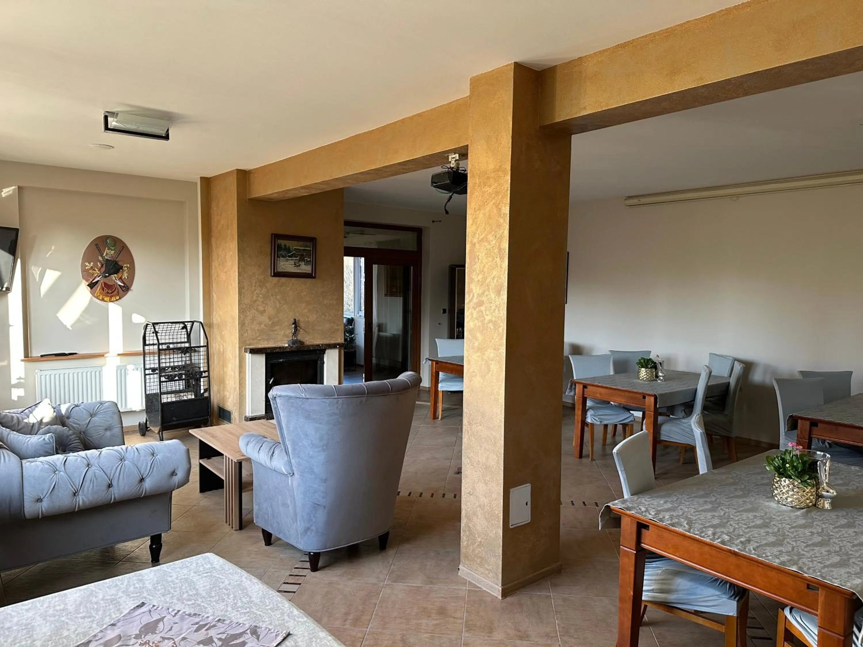 Seating area in Artemis