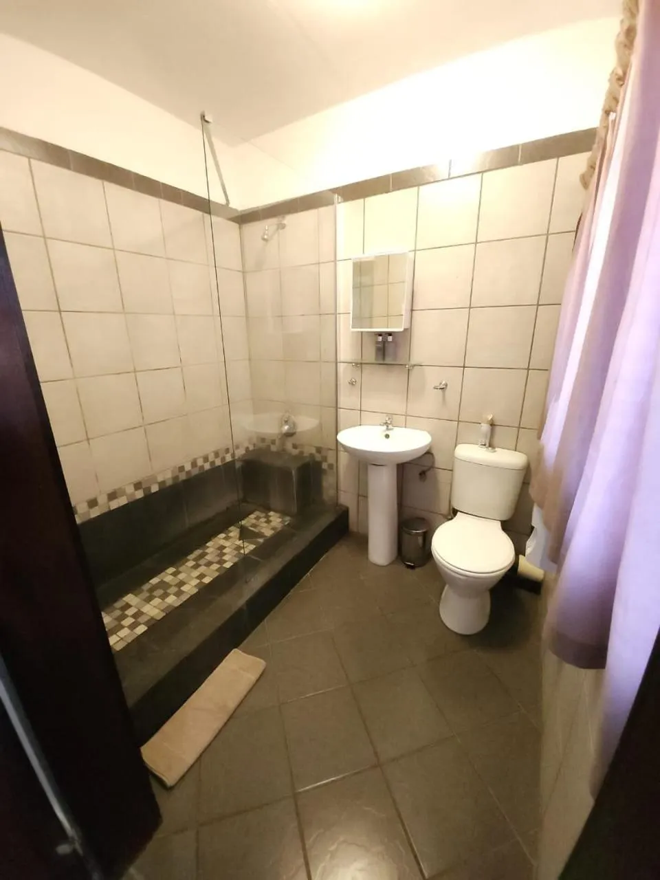 Shower in Rusplek Guesthouse and Conference Centre