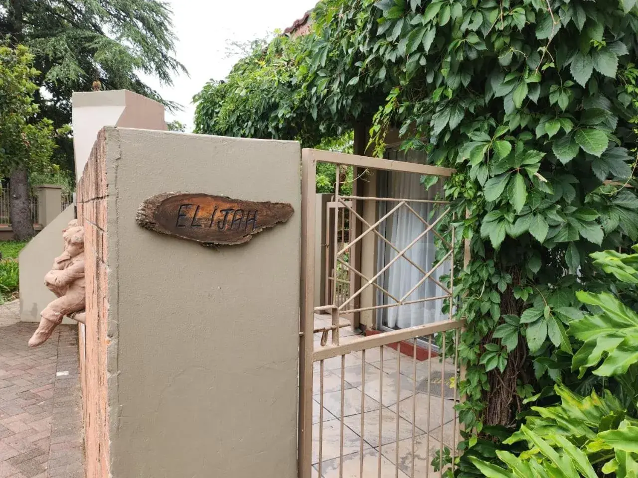 Facade/entrance in Rusplek Guesthouse and Conference Centre Facade/entrance in Rusplek Guesthouse and Conference Centre