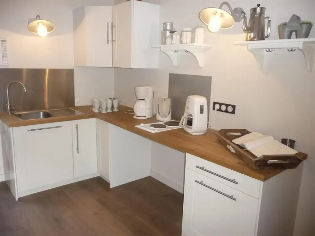 Dining area in Château de la Galissonnière Dining area in Château de la Galissonnière