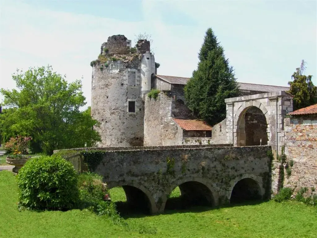Property building in Château de la Galissonnière Property building in Château de la Galissonnière