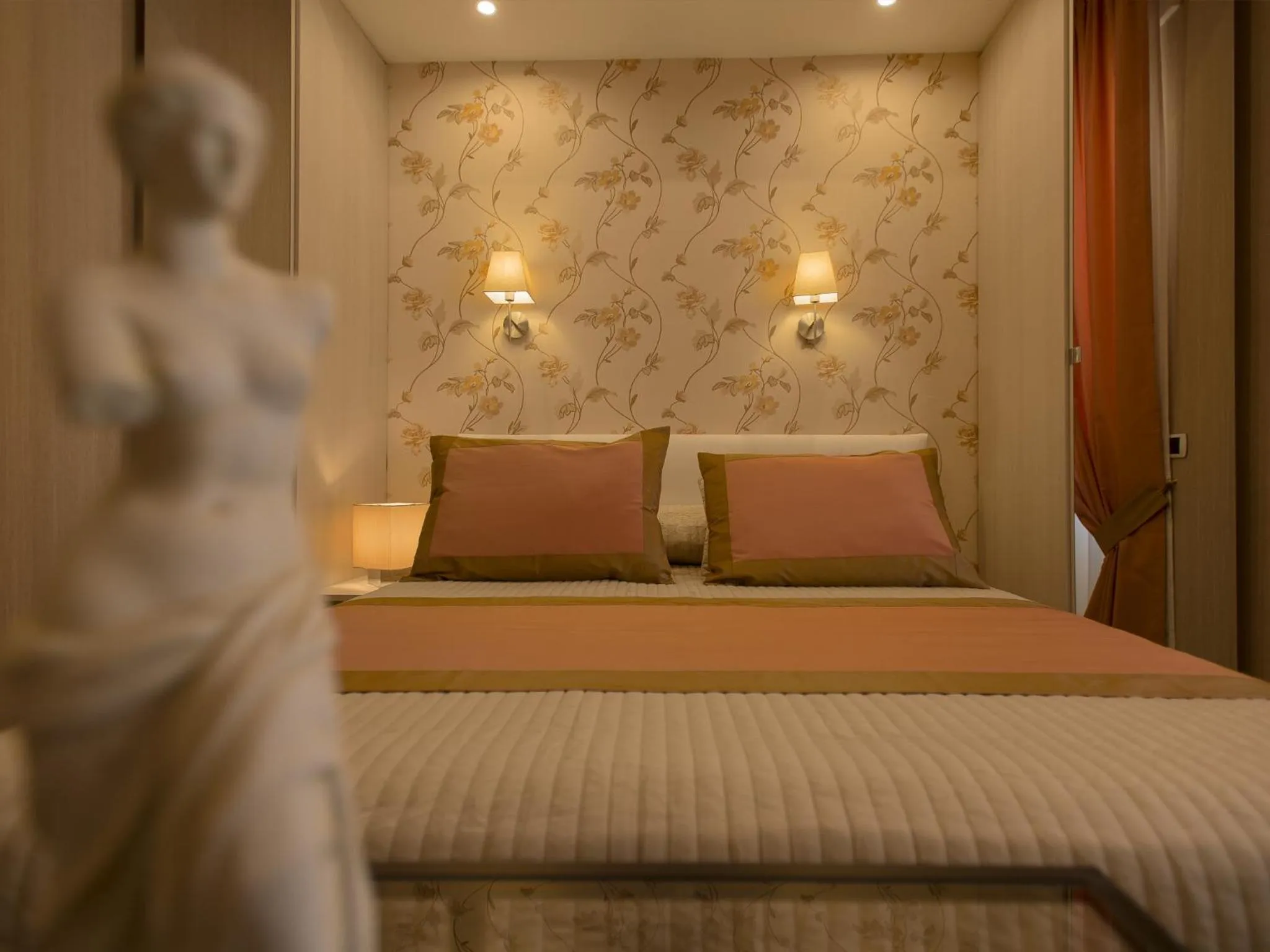 Decorative detail, Bed in Locanda di Mosconi