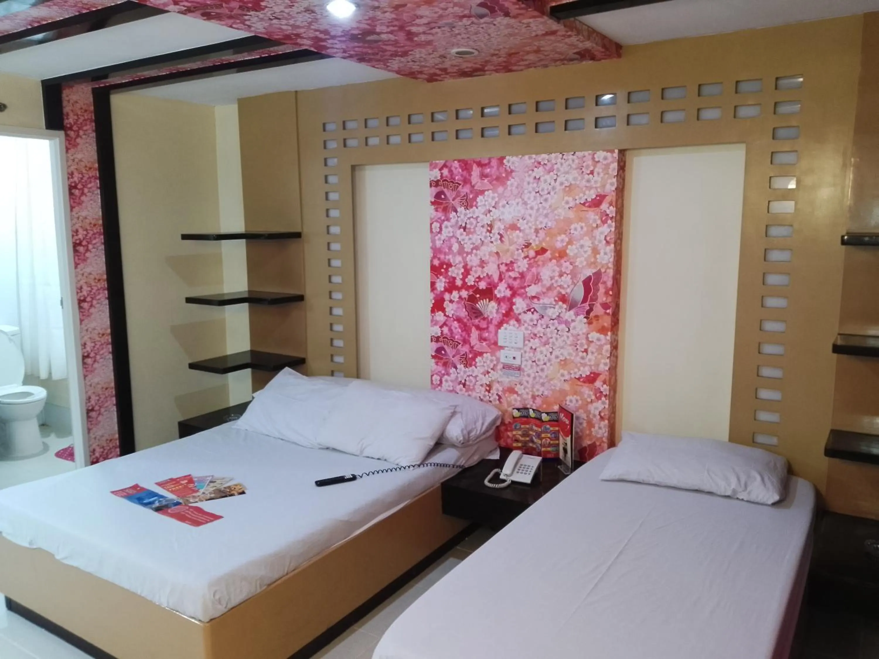 Bedroom, Bed in Hotel Sogo - EDSA, Pasay Harrison