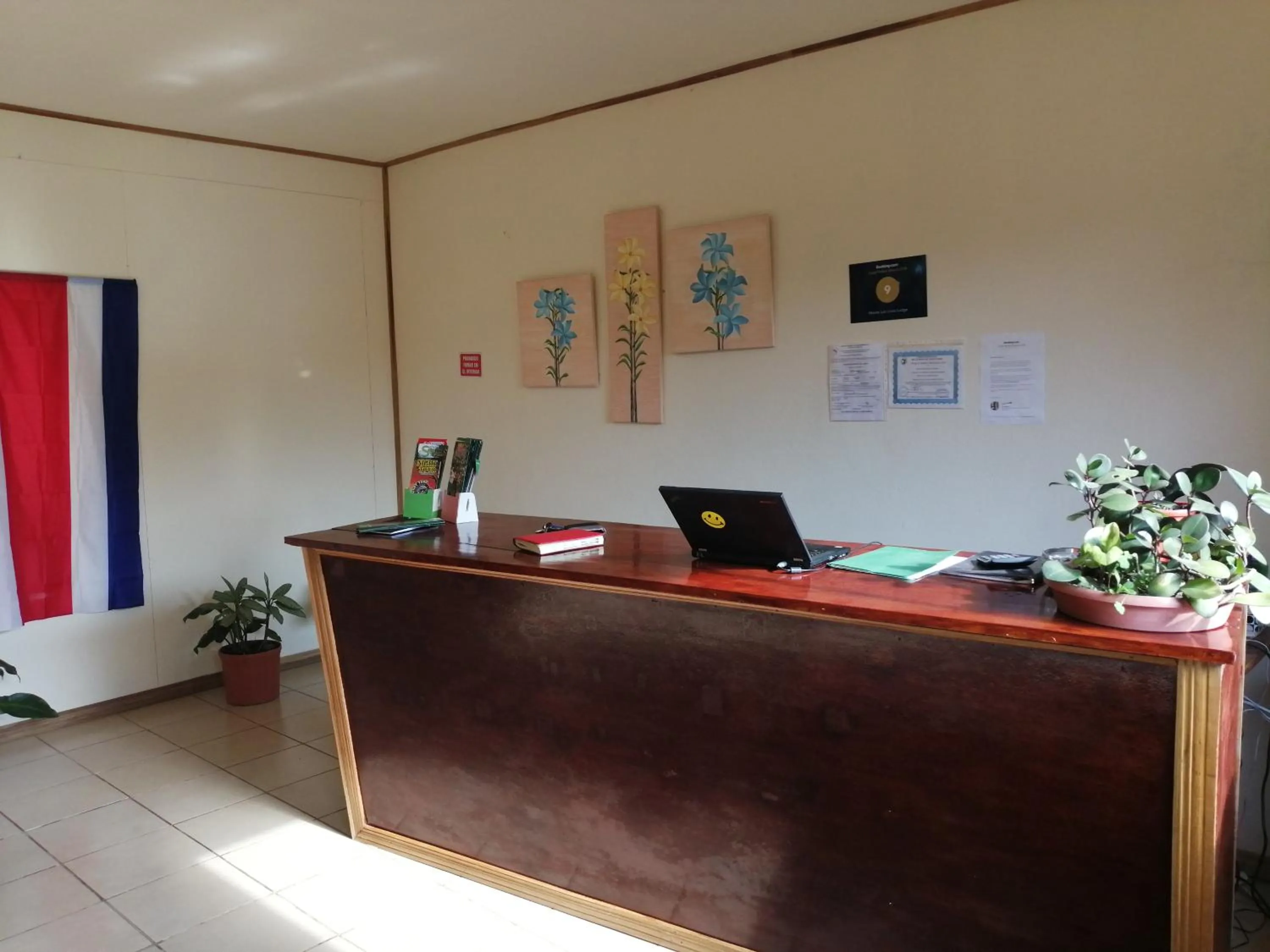 Lobby or reception in Monte Los Lirios Lodge