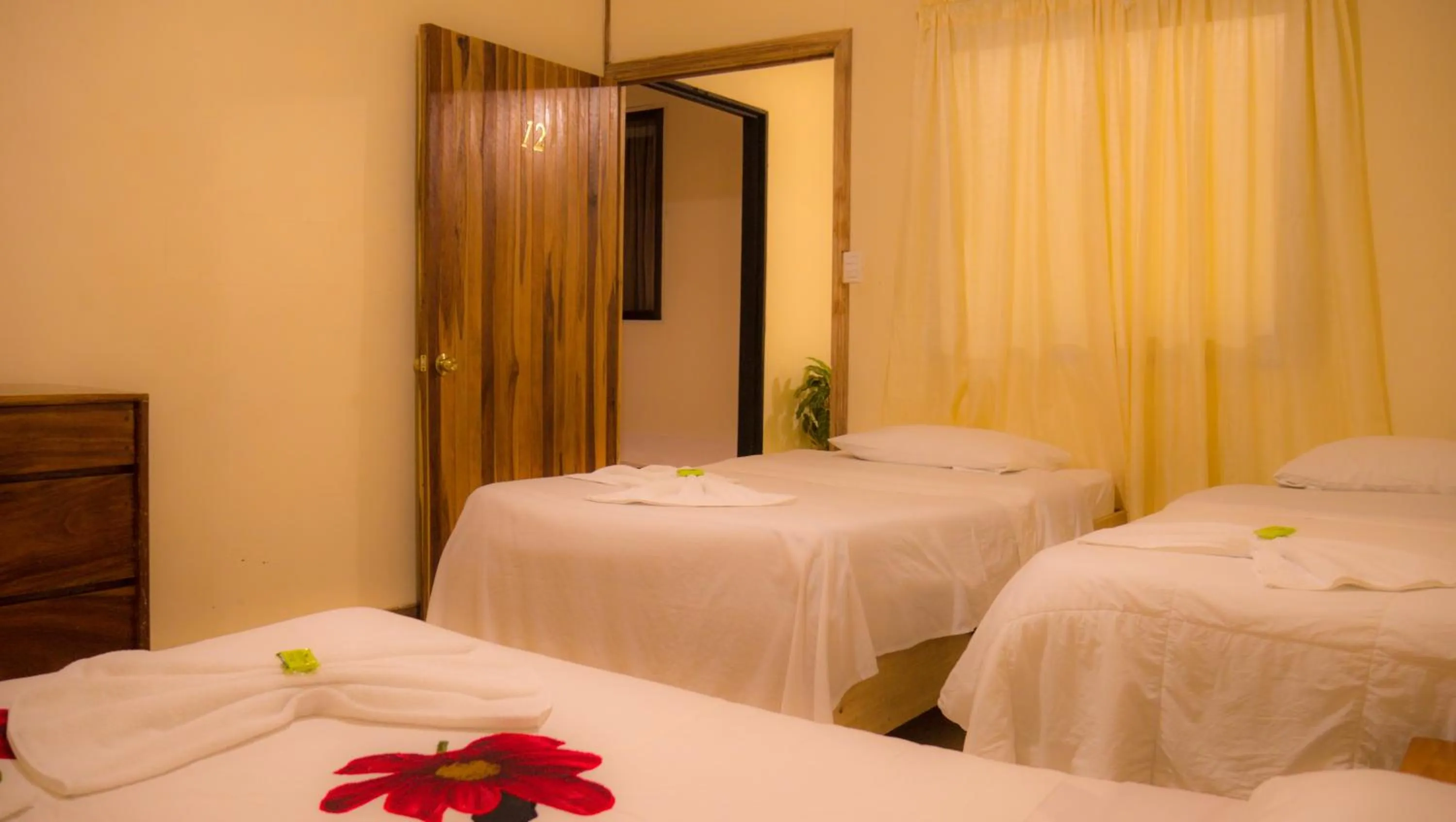 Bed in Monte Los Lirios Lodge