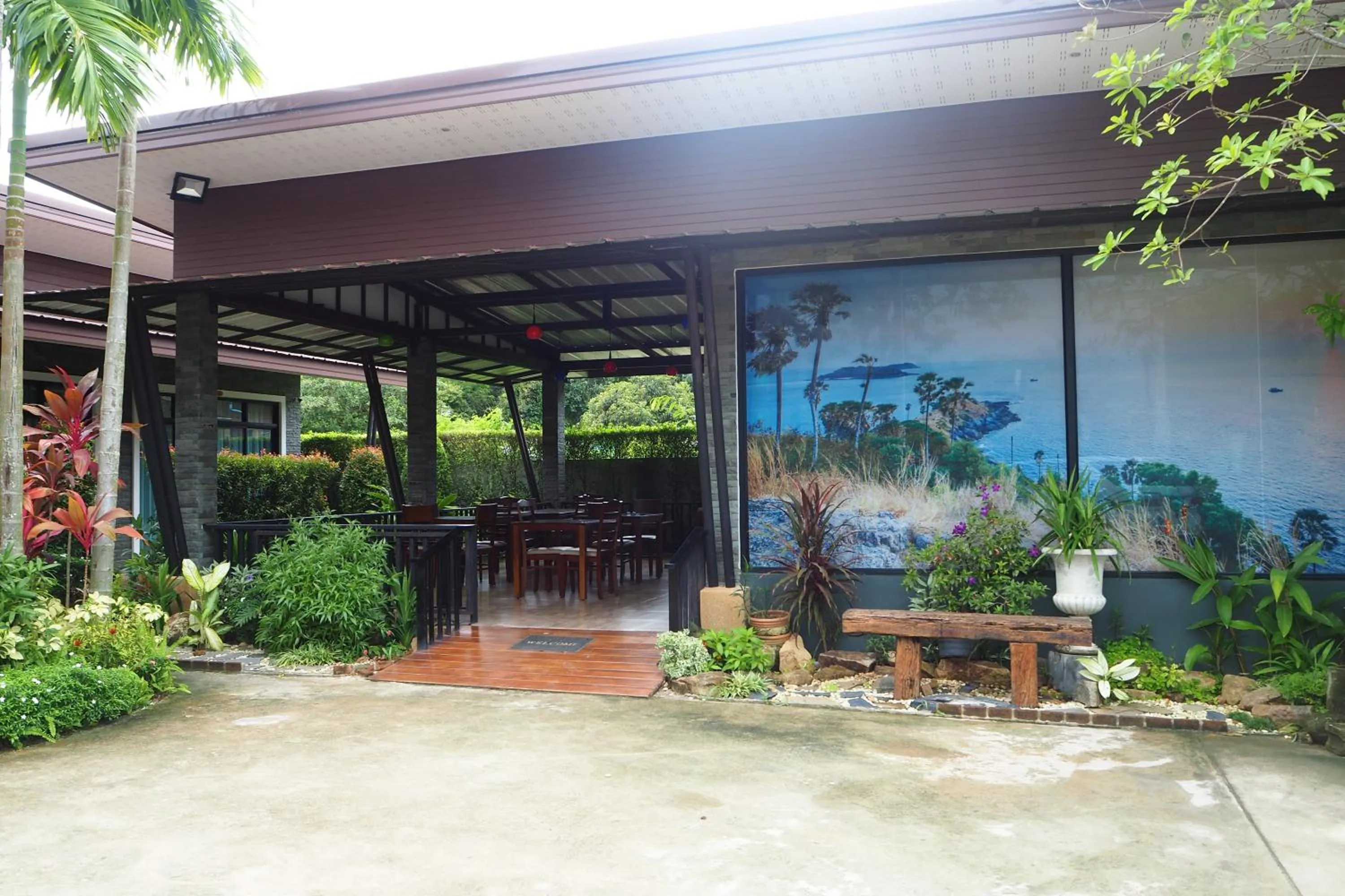 Restaurant/places to eat in Jinda Resort