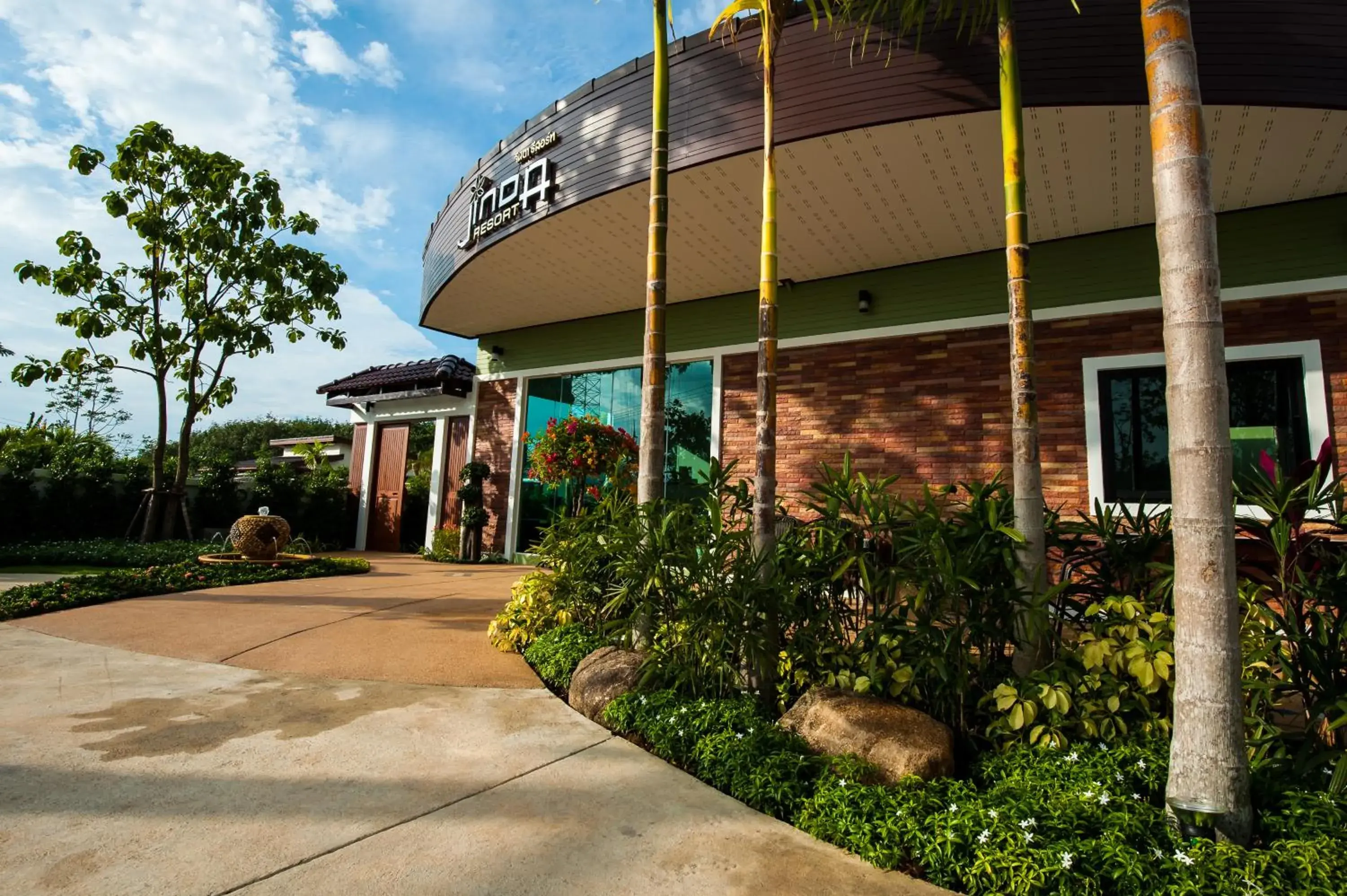 Facade/entrance in Jinda Resort Facade/entrance in Jinda Resort