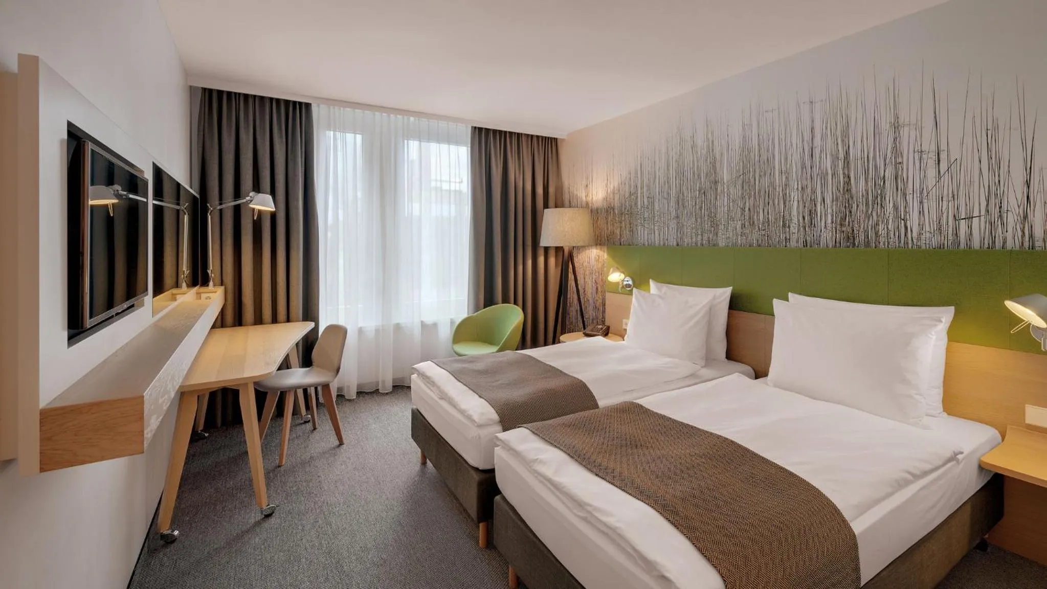 Photo of the whole room, Bed in Holiday Inn Frankfurt - Alte Oper by IHG