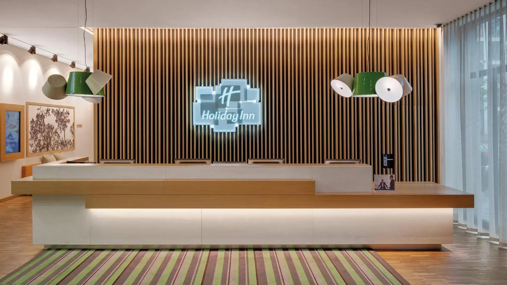 Property building in Holiday Inn Frankfurt - Alte Oper by IHG Property building in Holiday Inn Frankfurt - Alte Oper by IHG