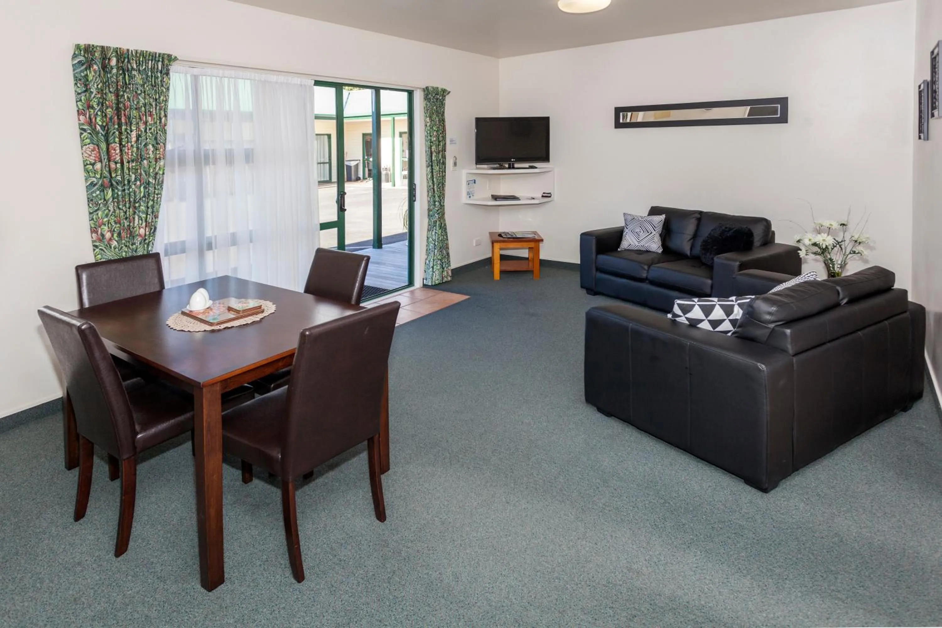 Living room in Coromandel Court Motel