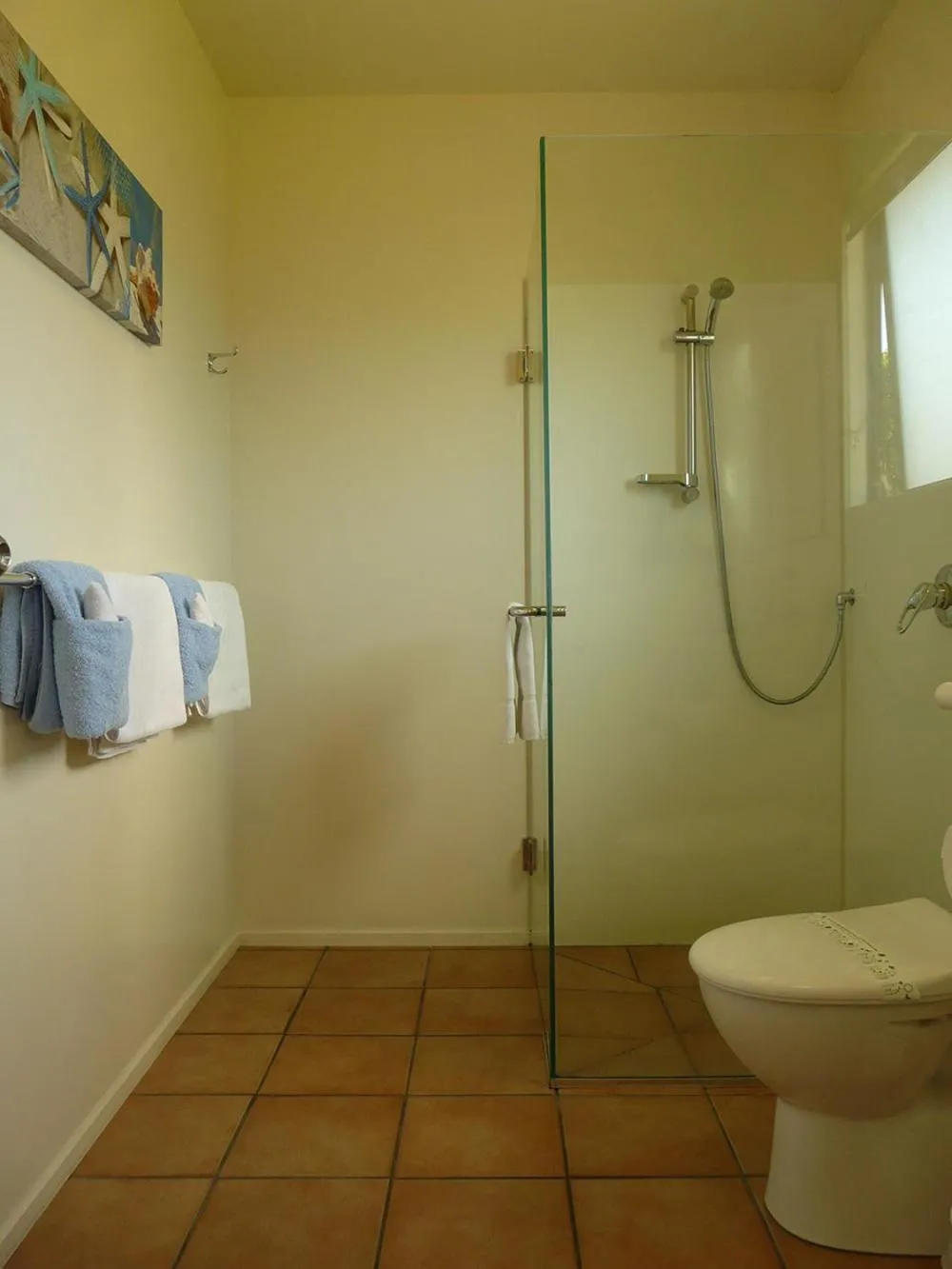 Shower in Coromandel Court Motel