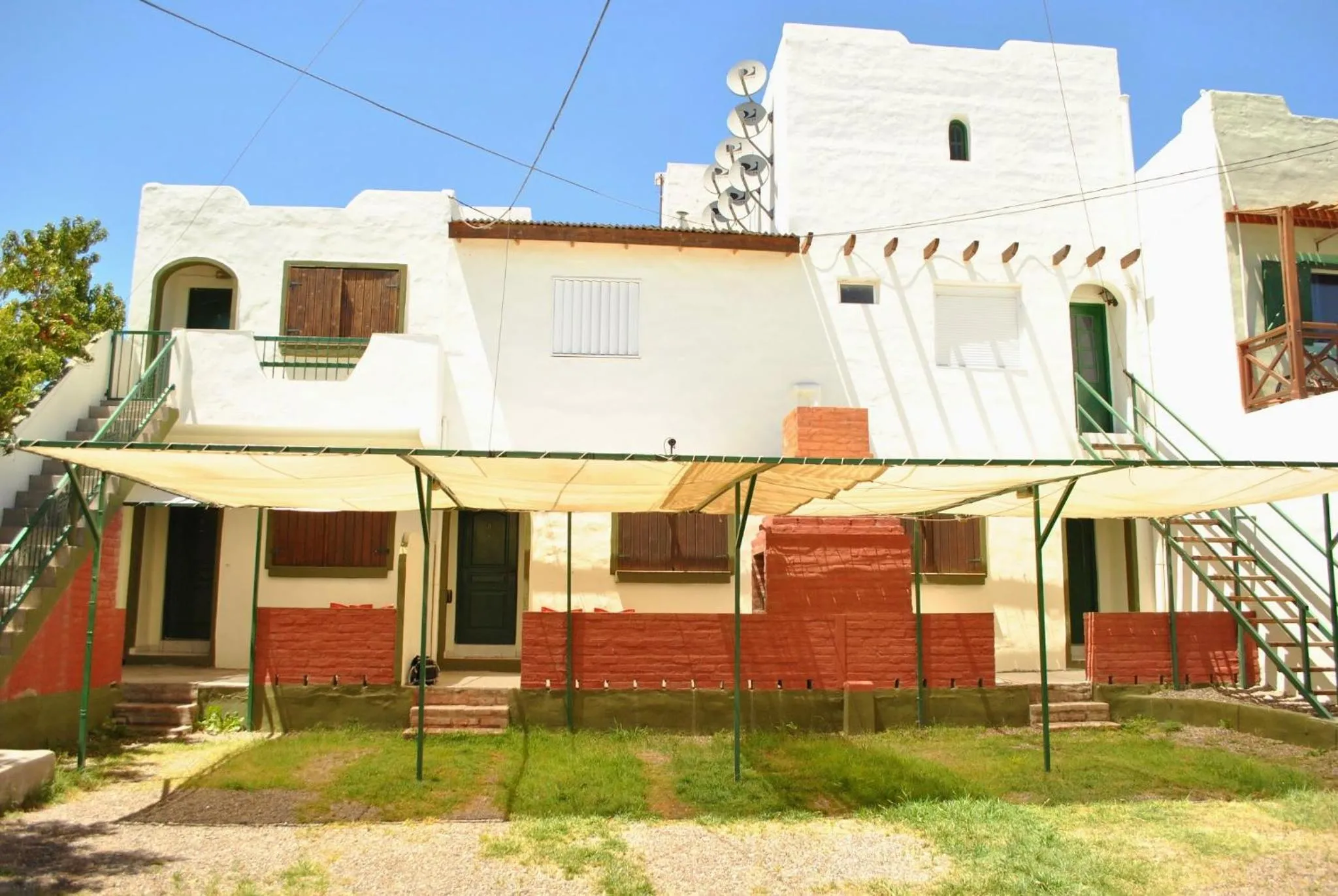 Property building in Kume Ruca