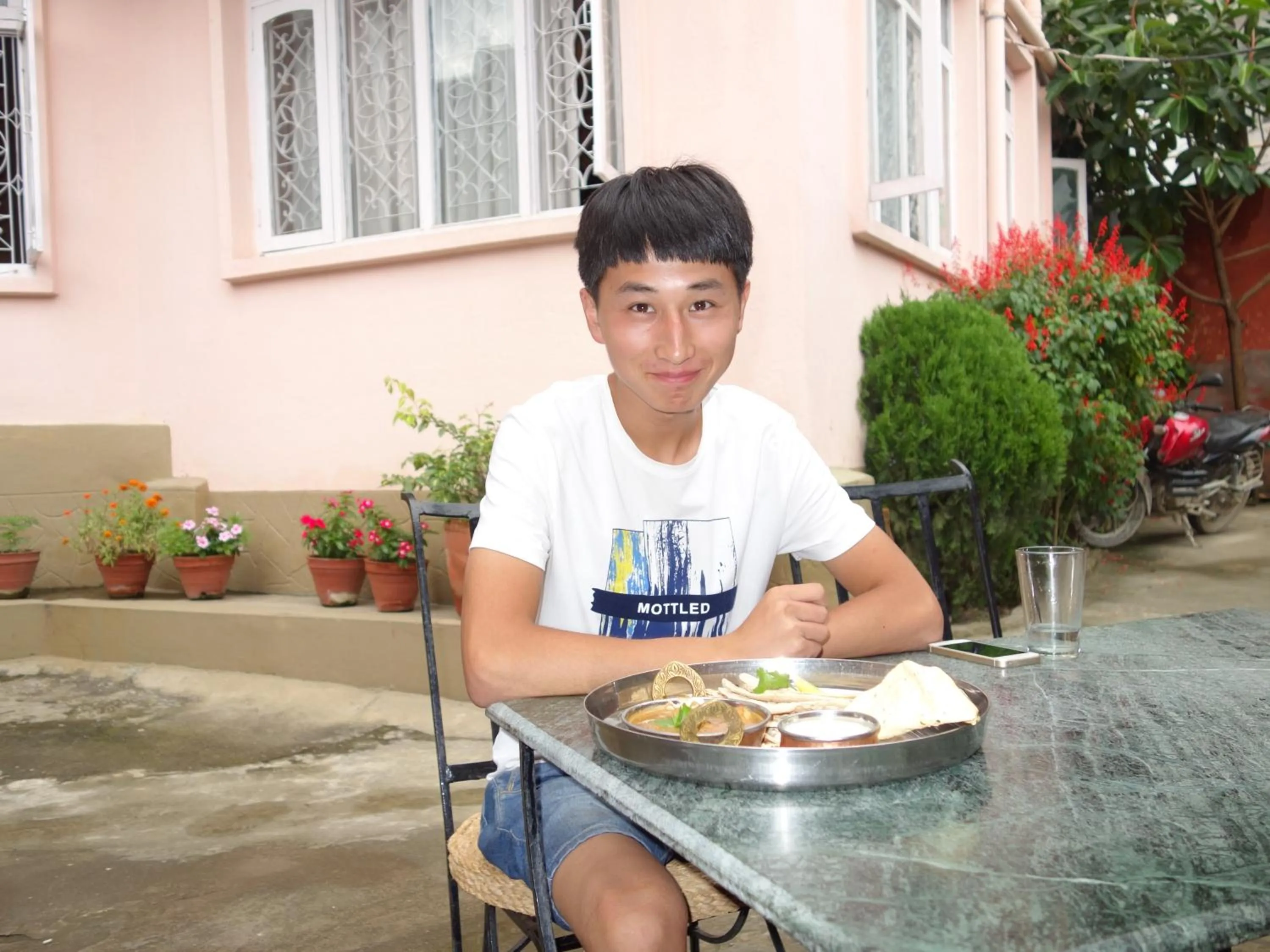 Restaurant/places to eat in Bodhi Guest House