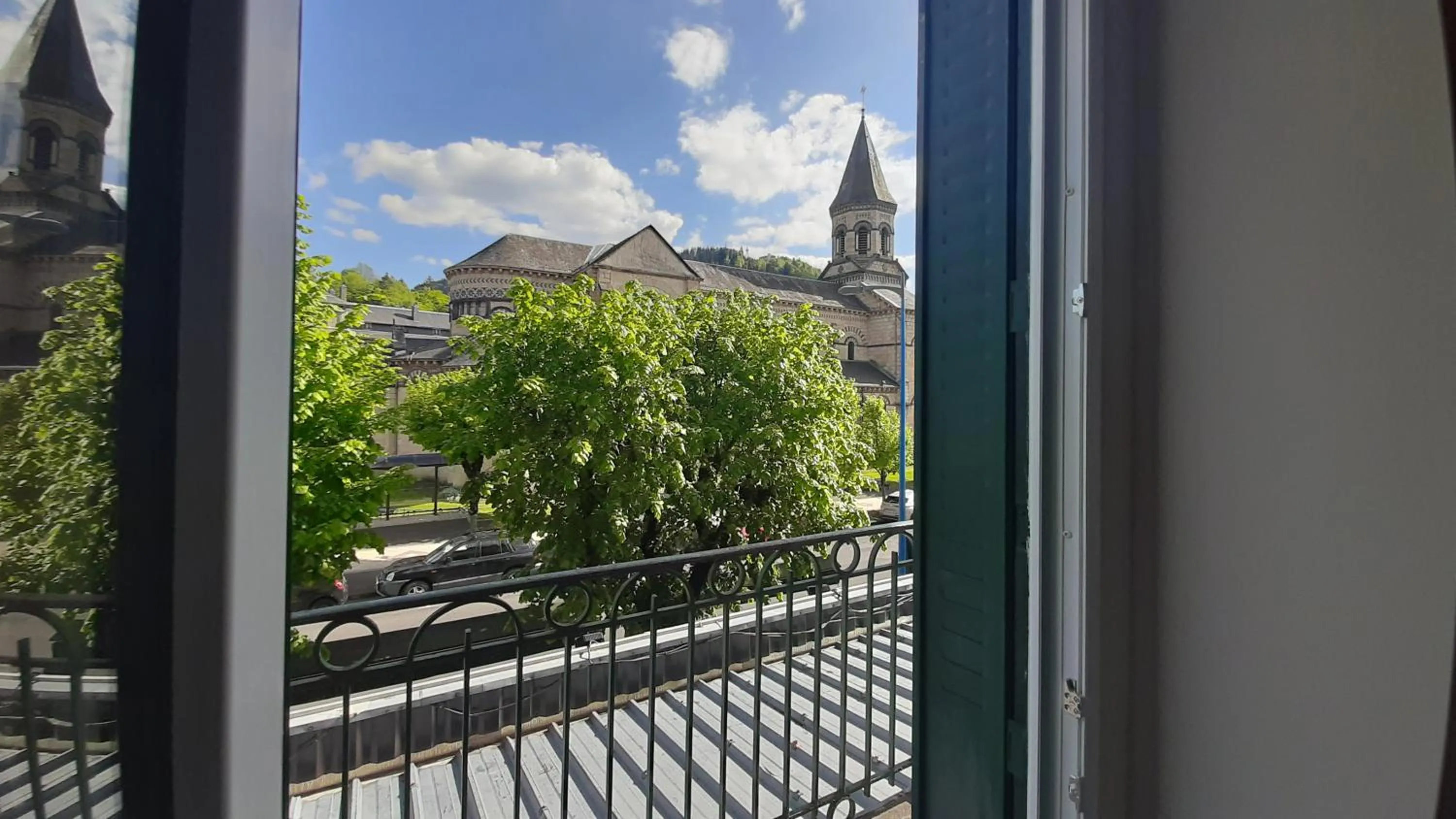 Garden view in Le Genève