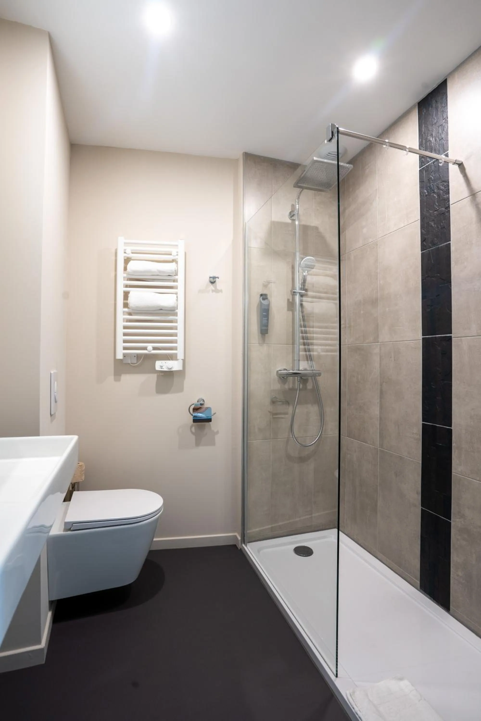 Bathroom in Le Genève