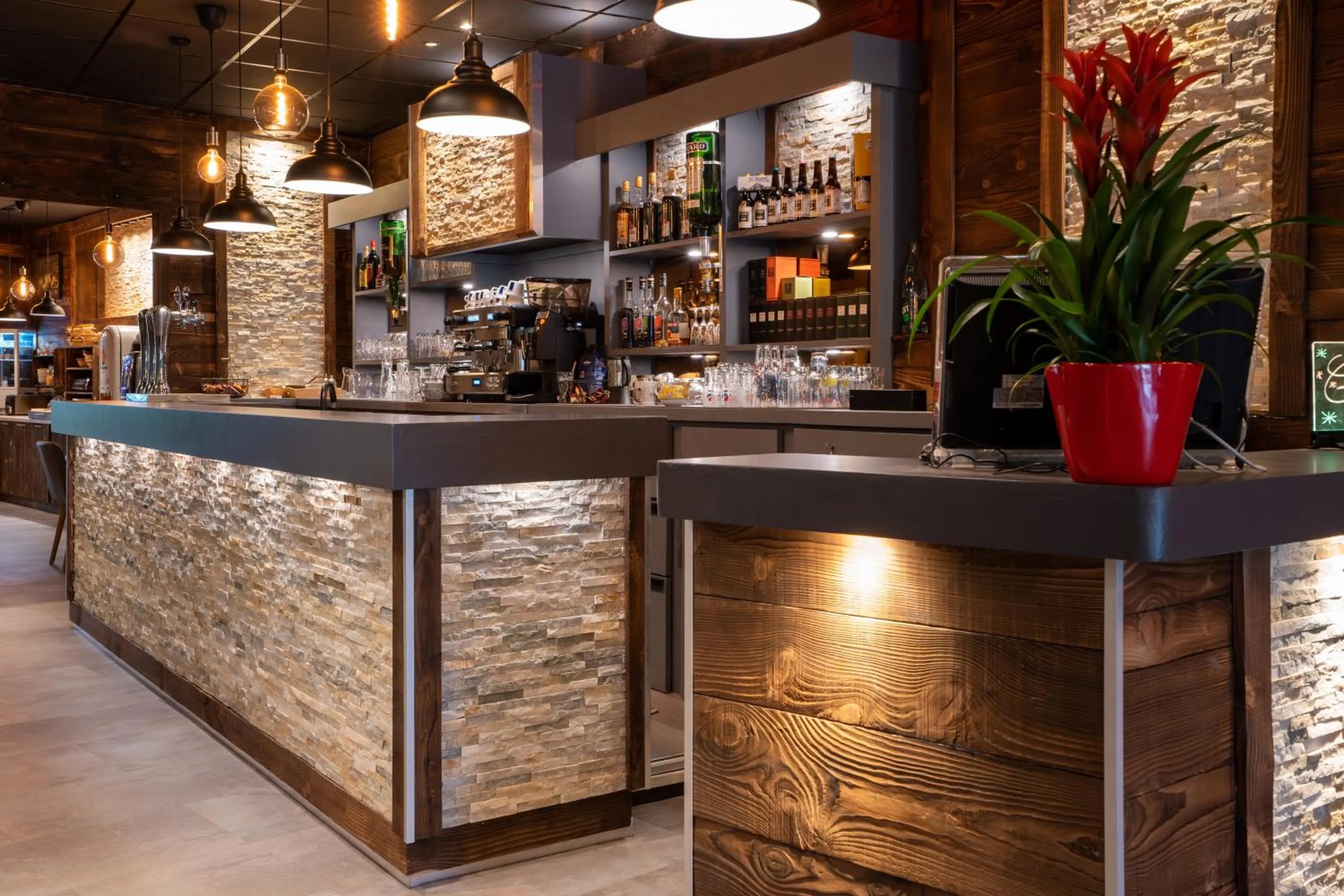 Lounge or bar in Le Genève