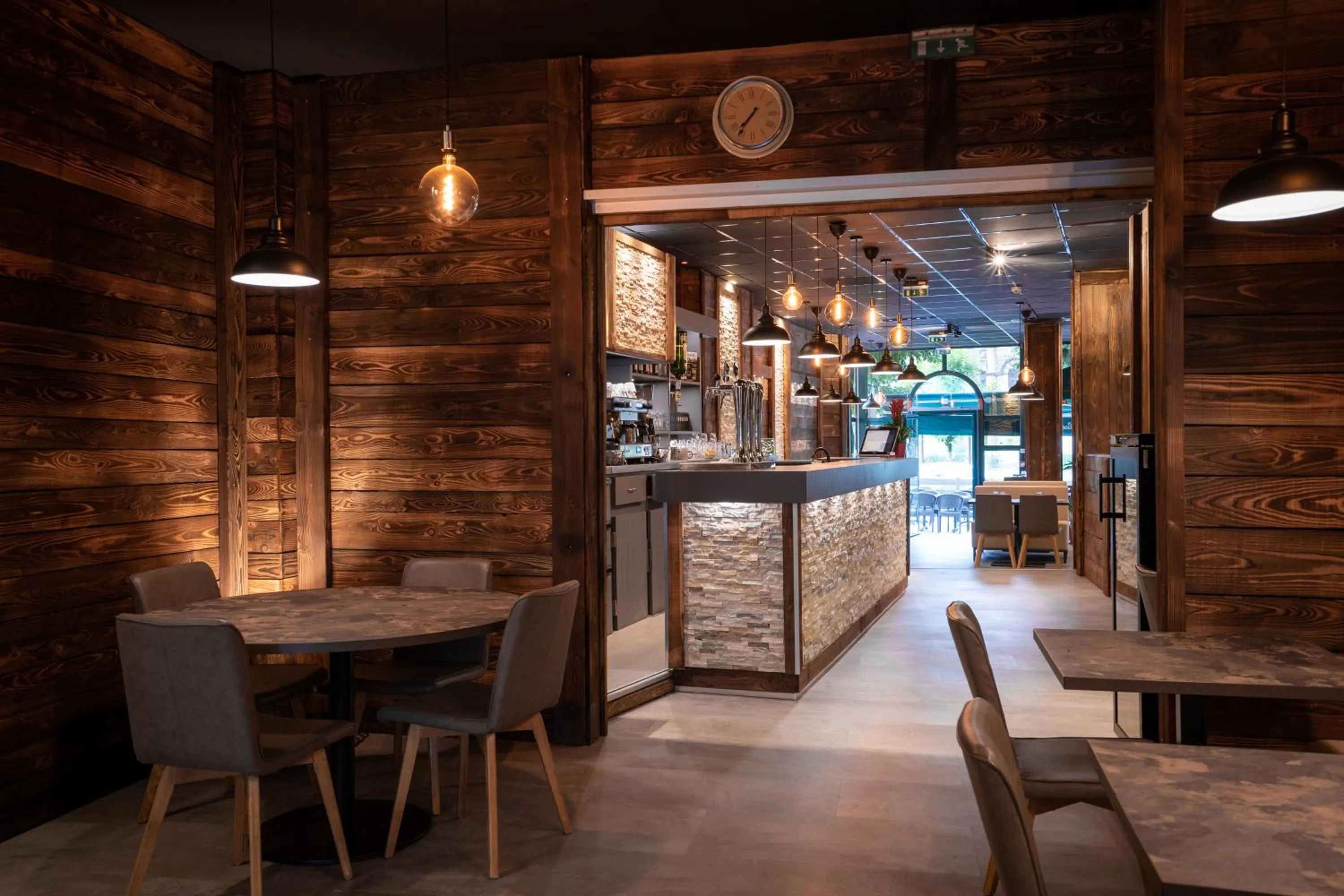 Lounge or bar in Le Genève