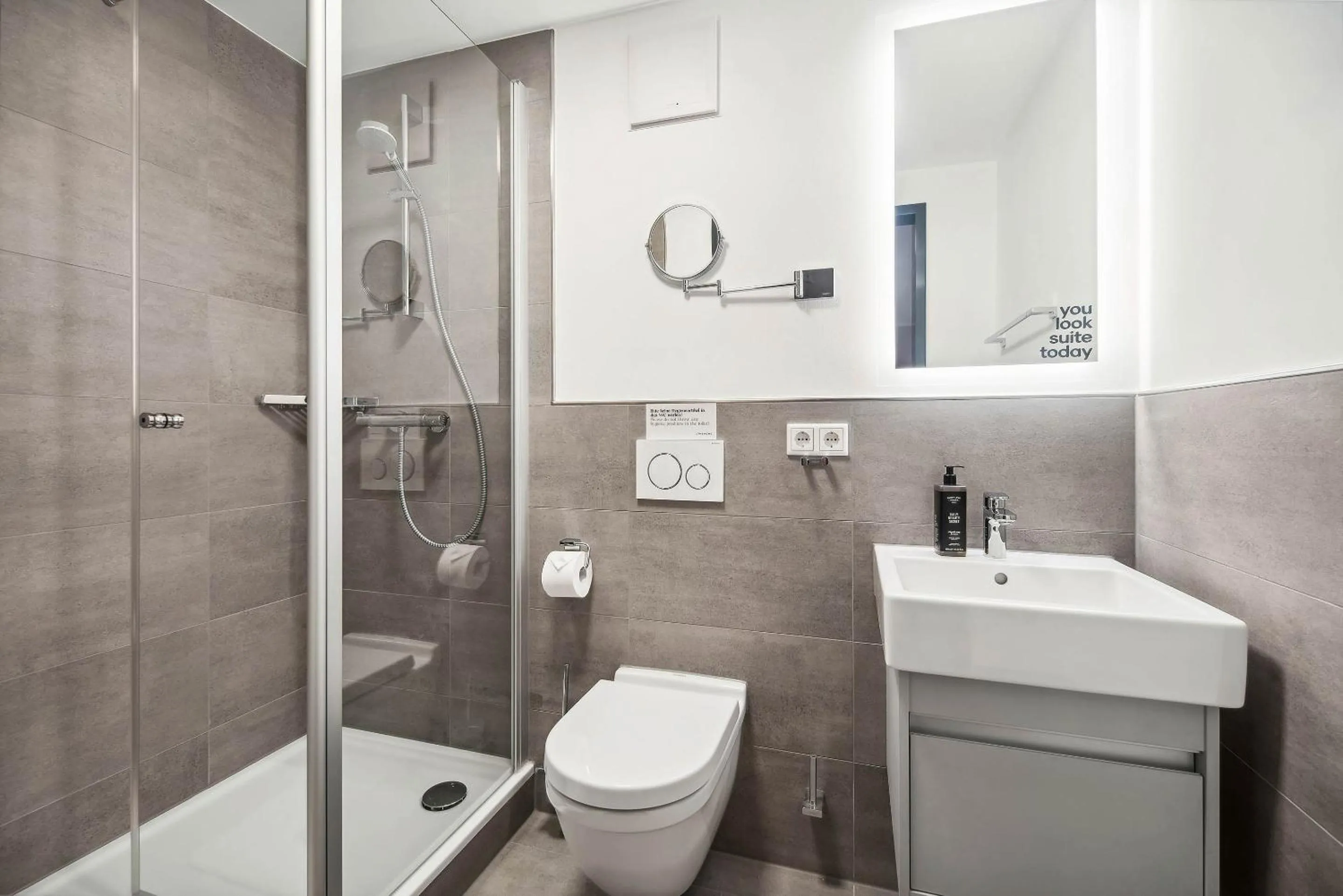 Shower in Limehome Kassel Wilhelmsstraße