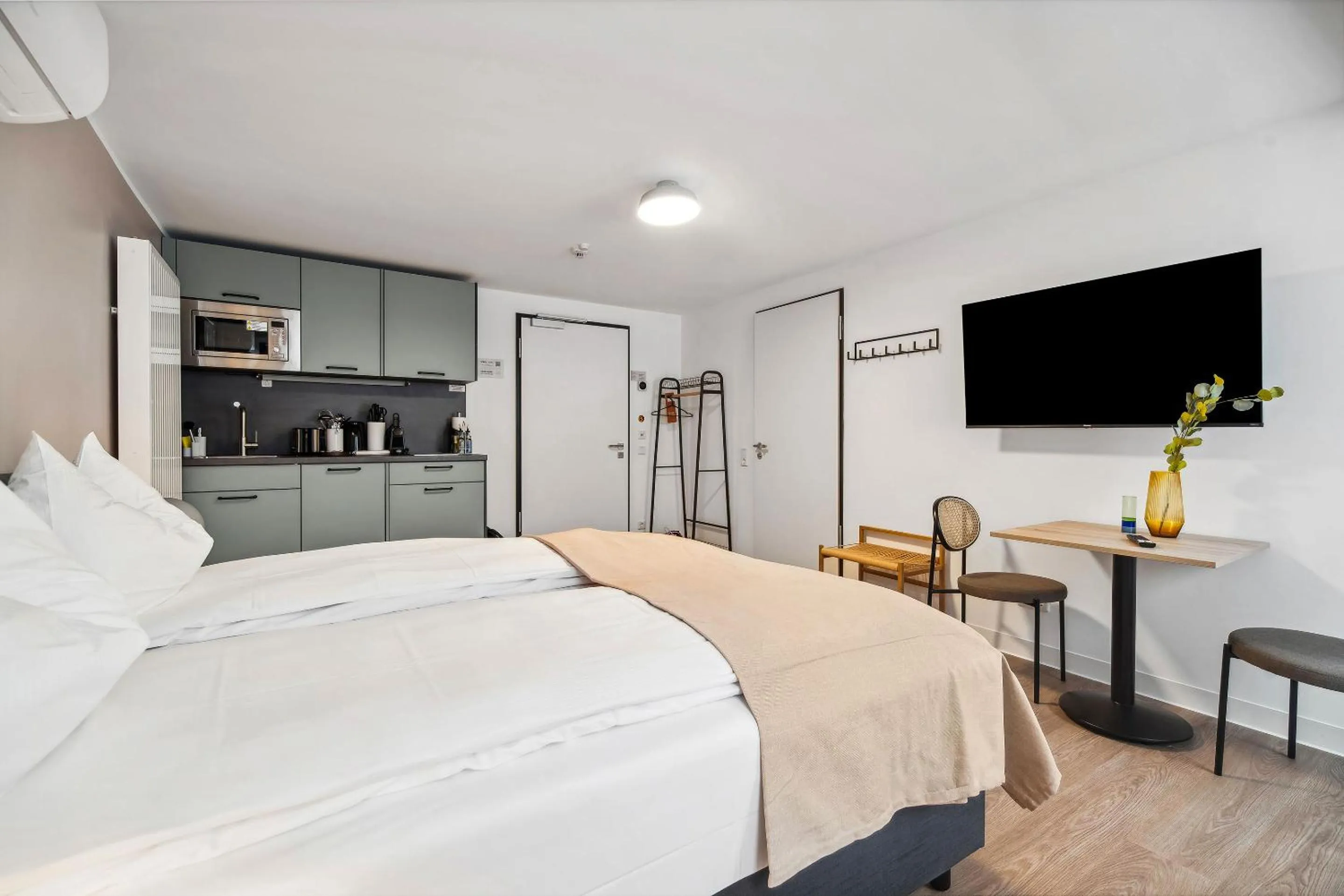 Bed in Limehome Kassel Wilhelmsstraße