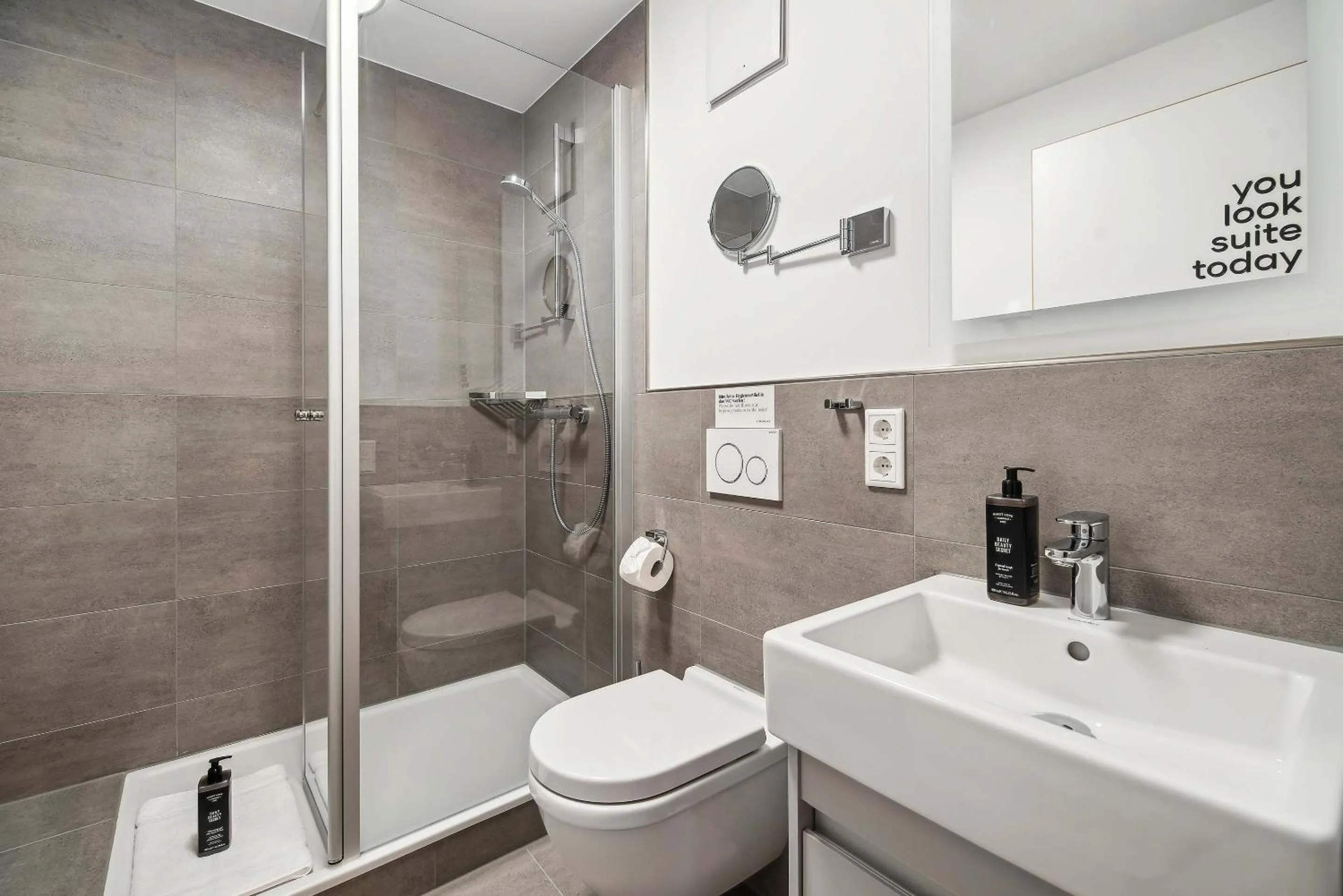 Shower in Limehome Kassel Wilhelmsstraße