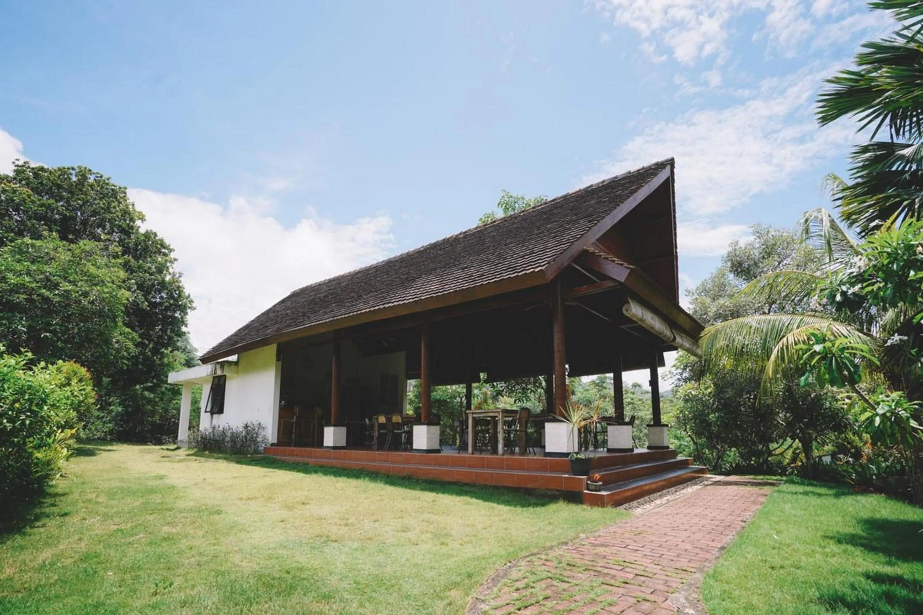 Garden in The Lavana Tanjung Lima Laboan Bajo Villas