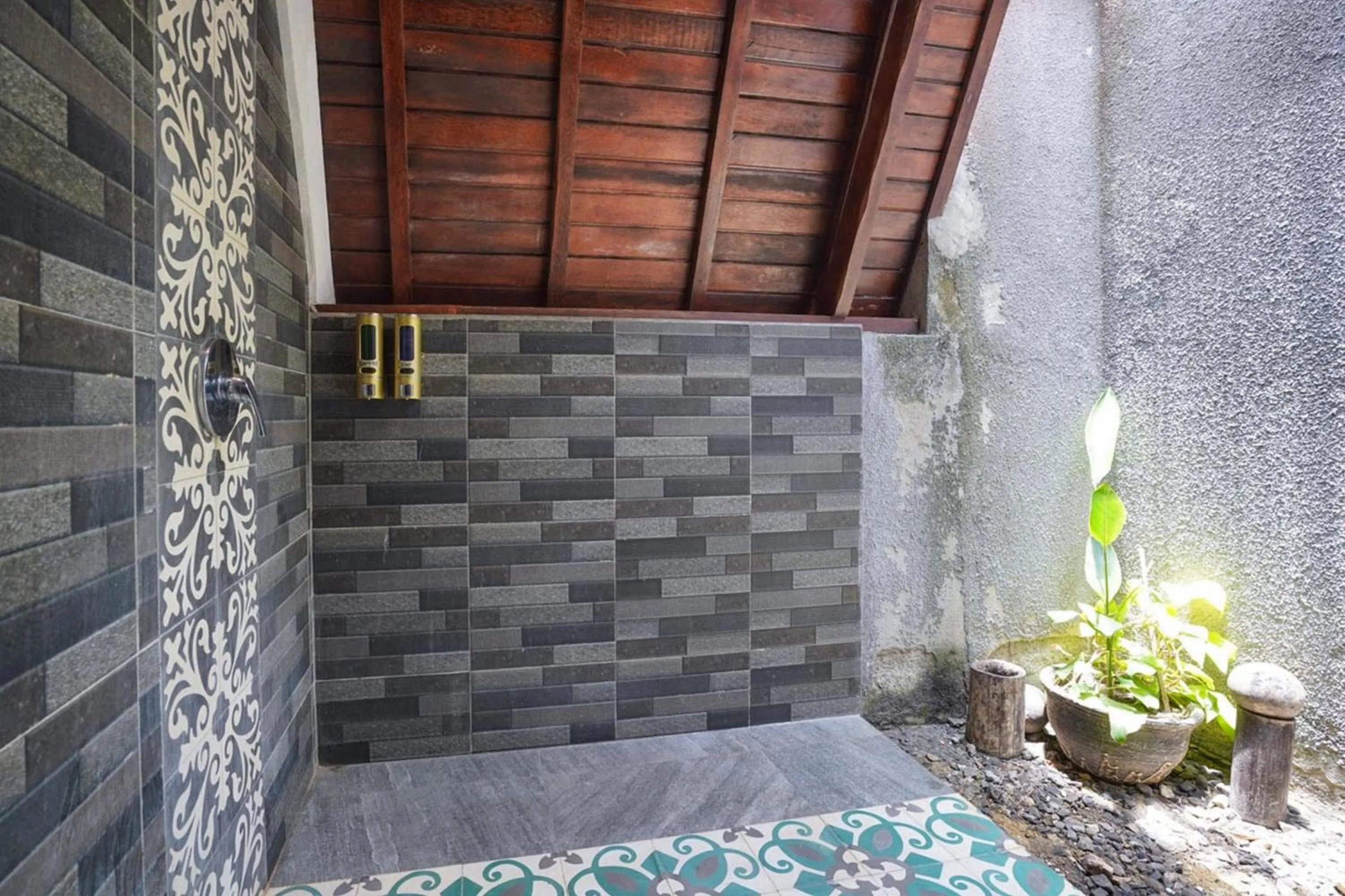 Bathroom in The Lavana Tanjung Lima Laboan Bajo Villas