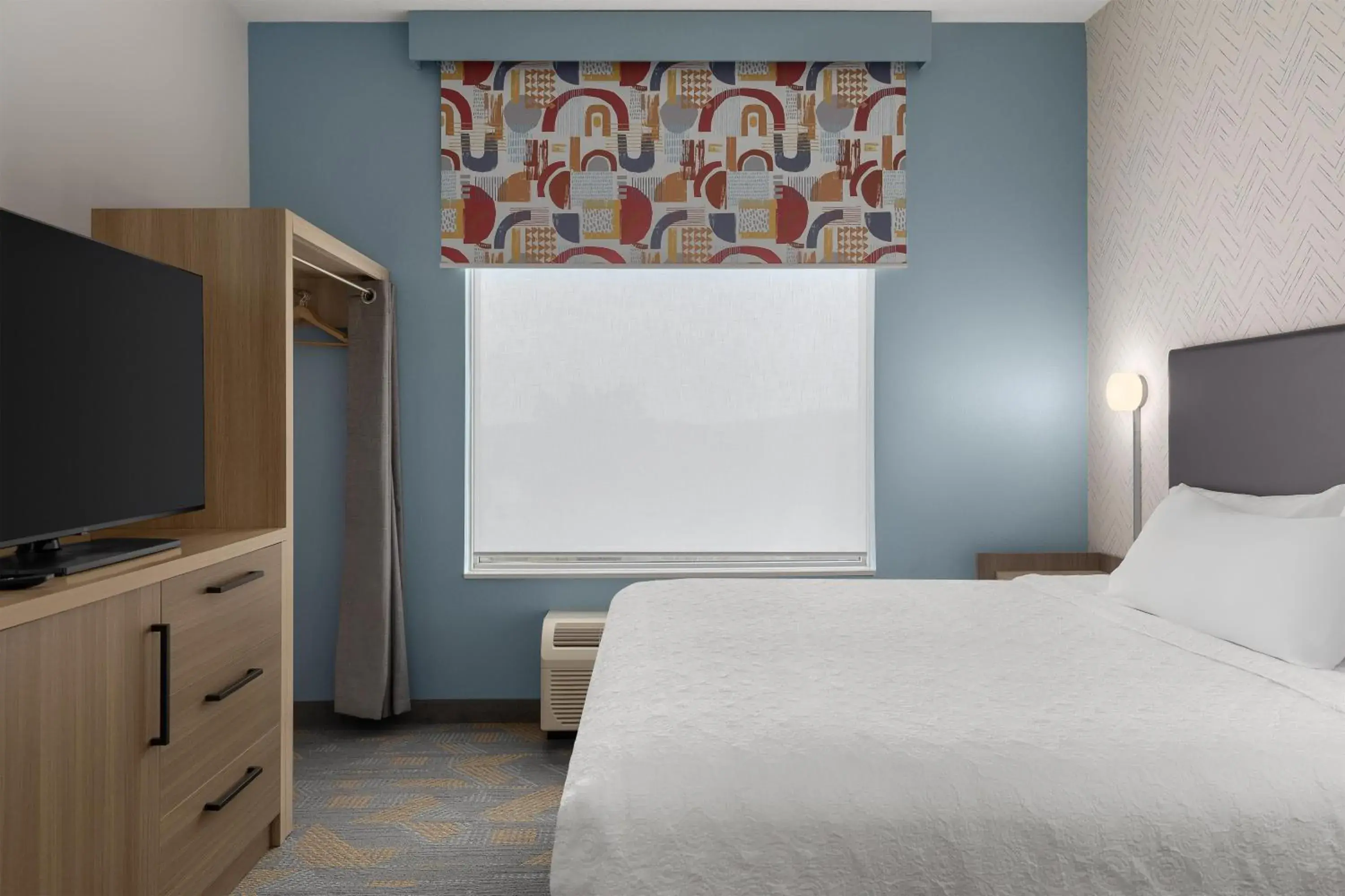 Bed in Home2 Suites By Hilton Woodstock On Bed in Home2 Suites By Hilton Woodstock On