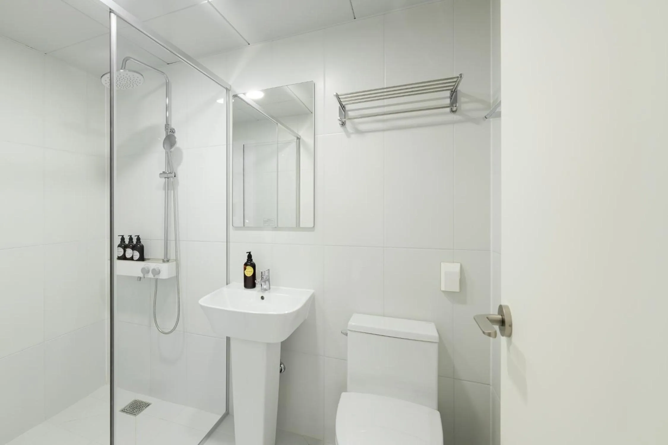 Toilet in Mangrove Jeju City