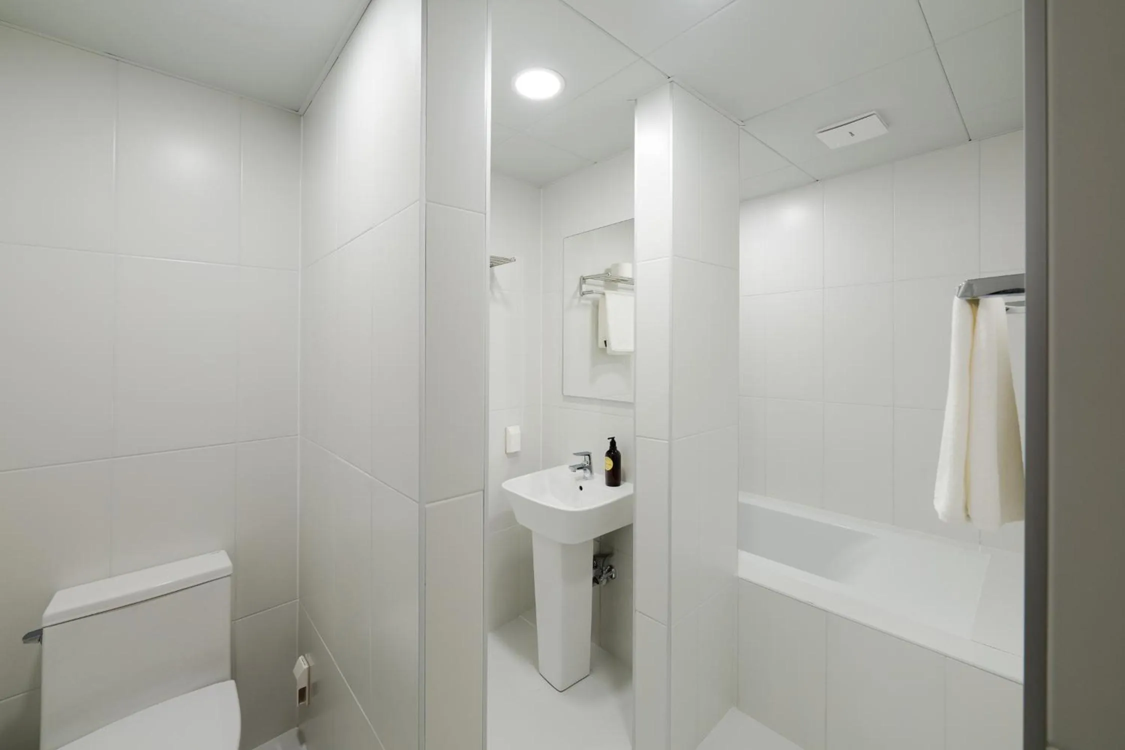 Toilet in Mangrove Jeju City