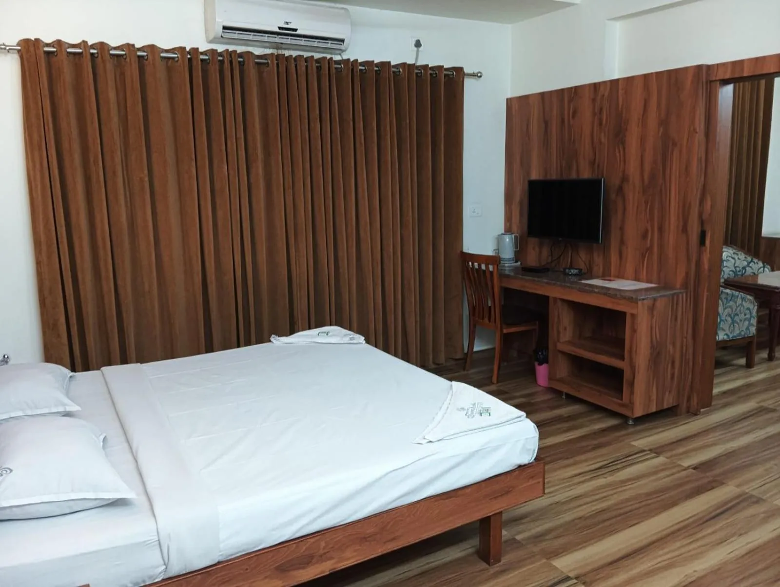 Bed in Hotel Swadesh Heritage