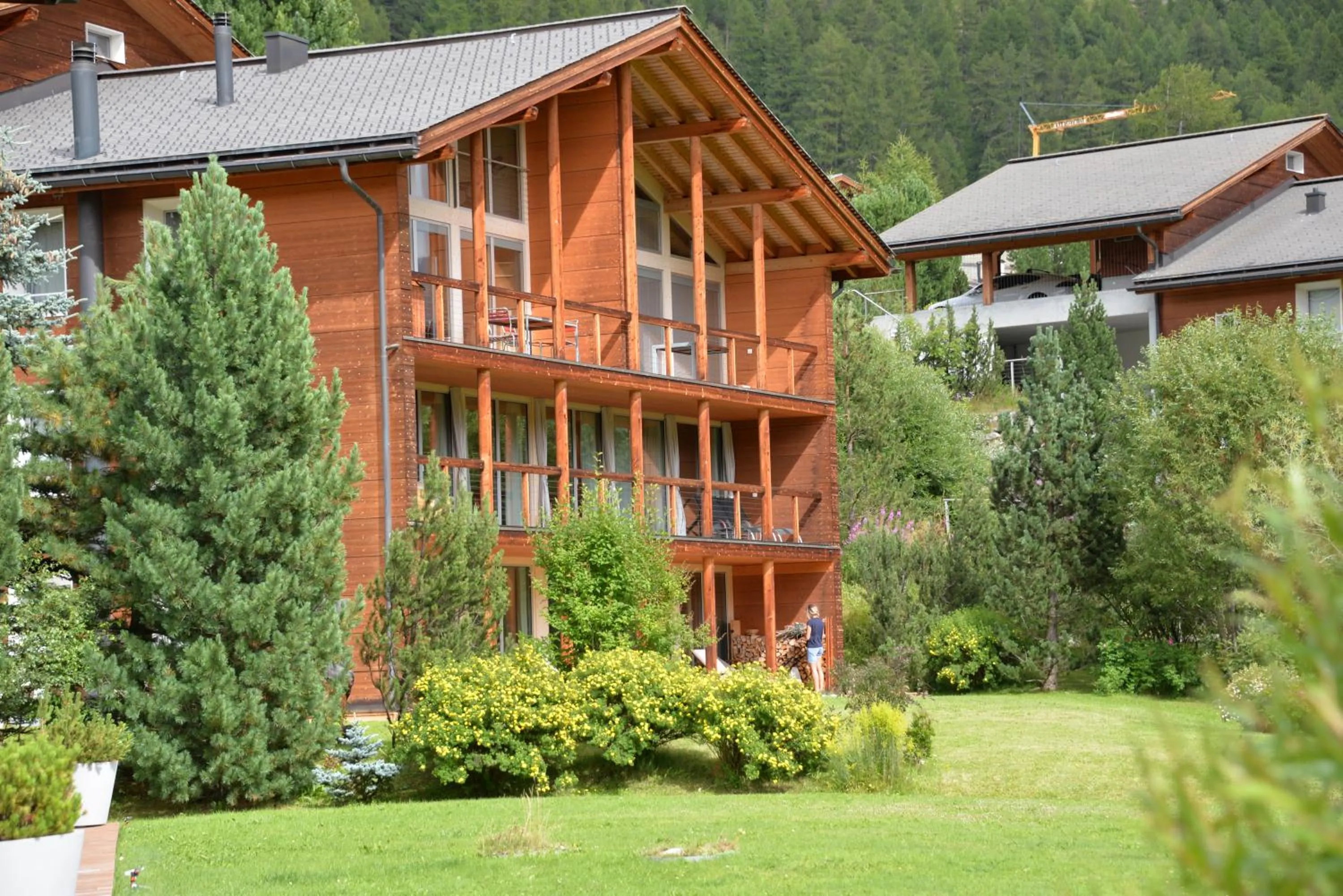 Property building in Chesa Randurel