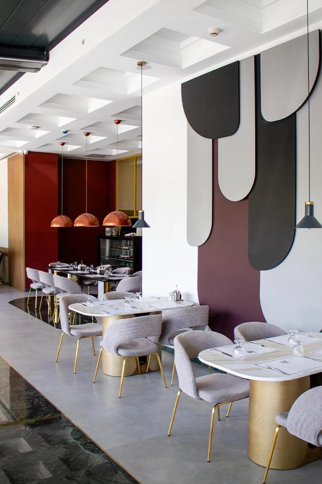 Restaurant/places to eat in Sam Royal Hotel