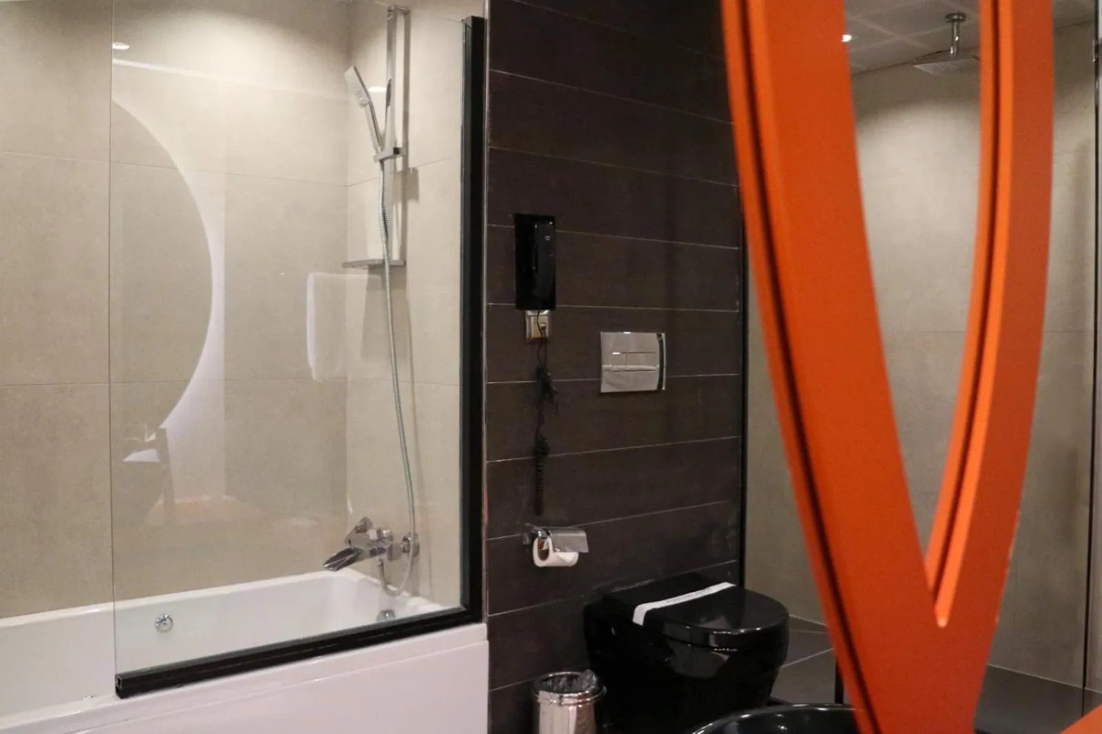 Bathroom in Sam Royal Hotel