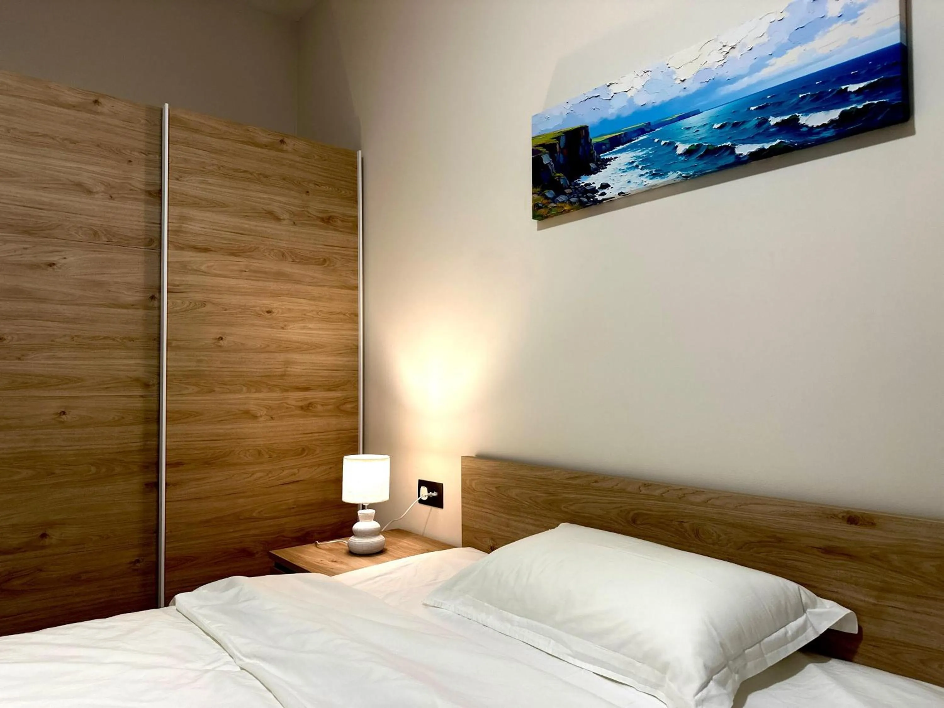 Bedroom, Bed in Minissy Suites