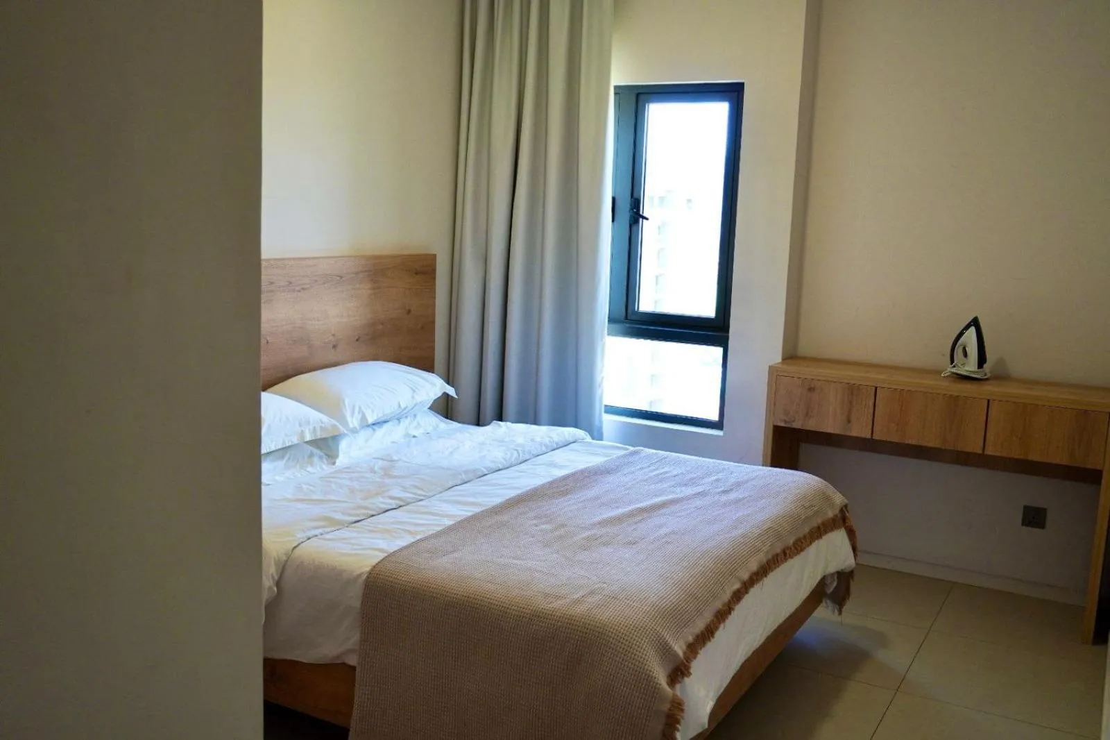 Bedroom, Bed in Minissy Suites