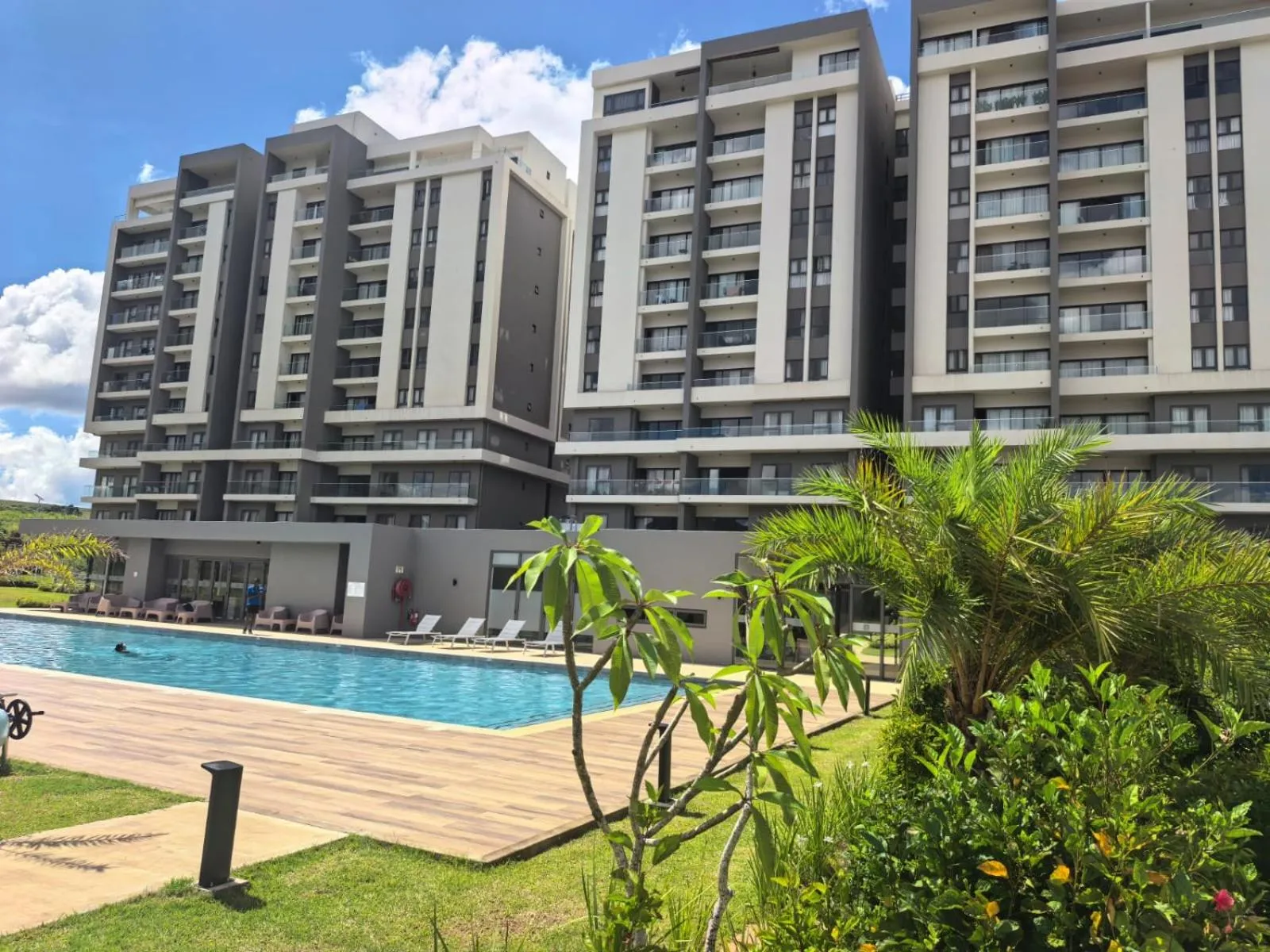 Property building in Minissy Suites
