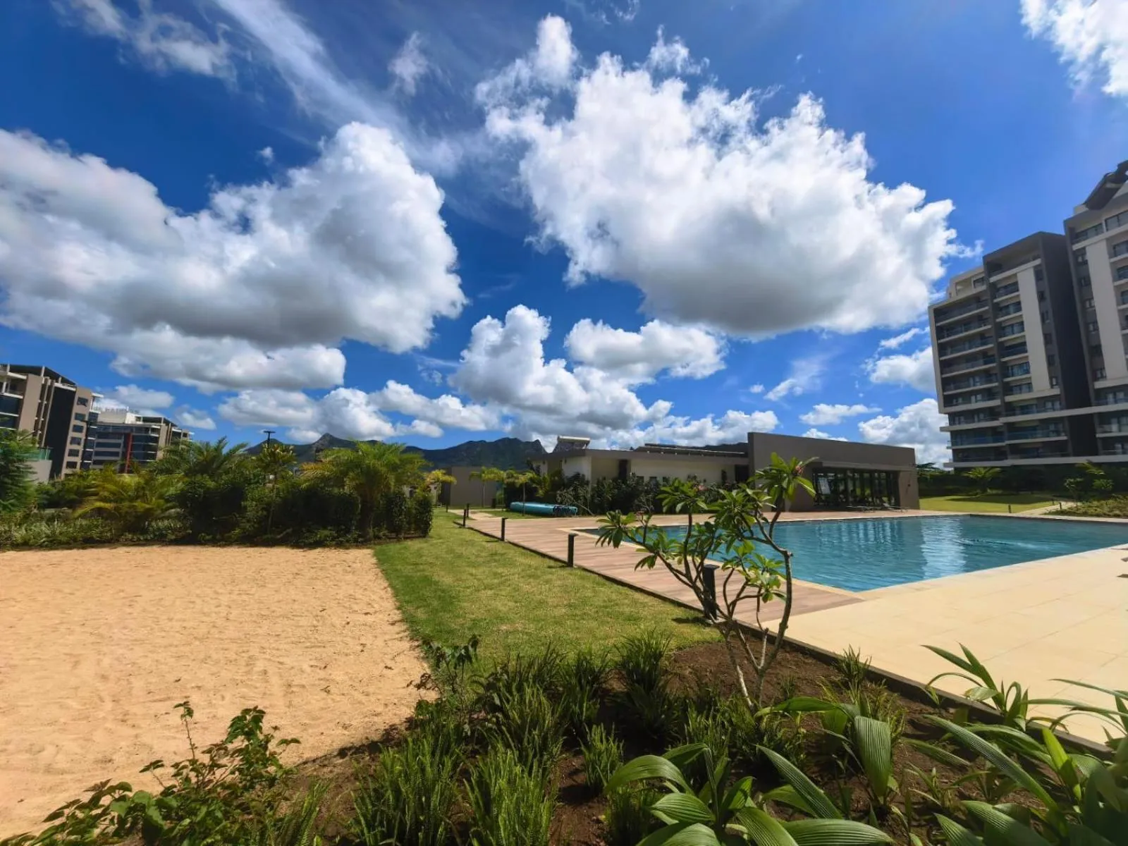 Property building in Minissy Suites