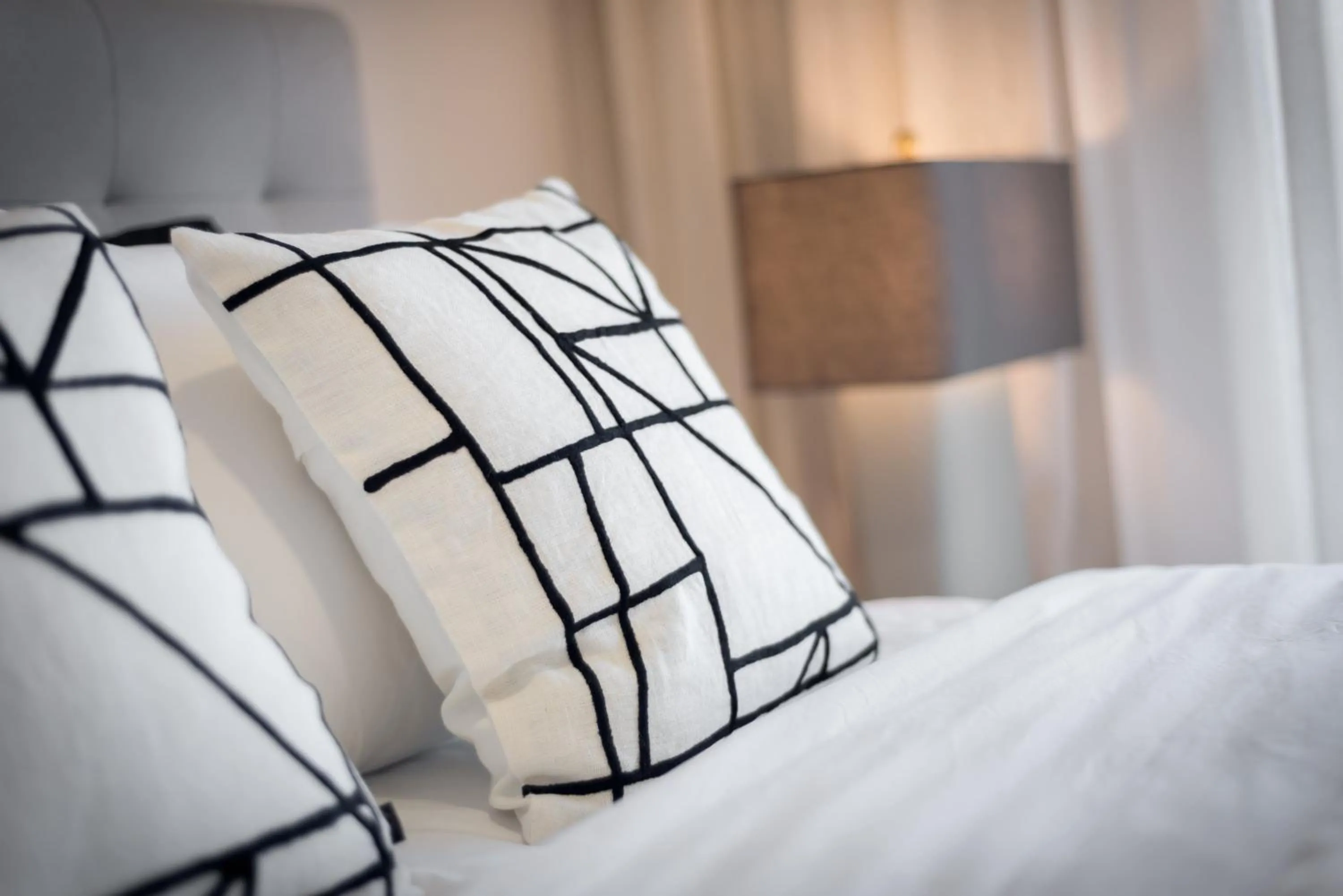 Bed in Minissy Suites