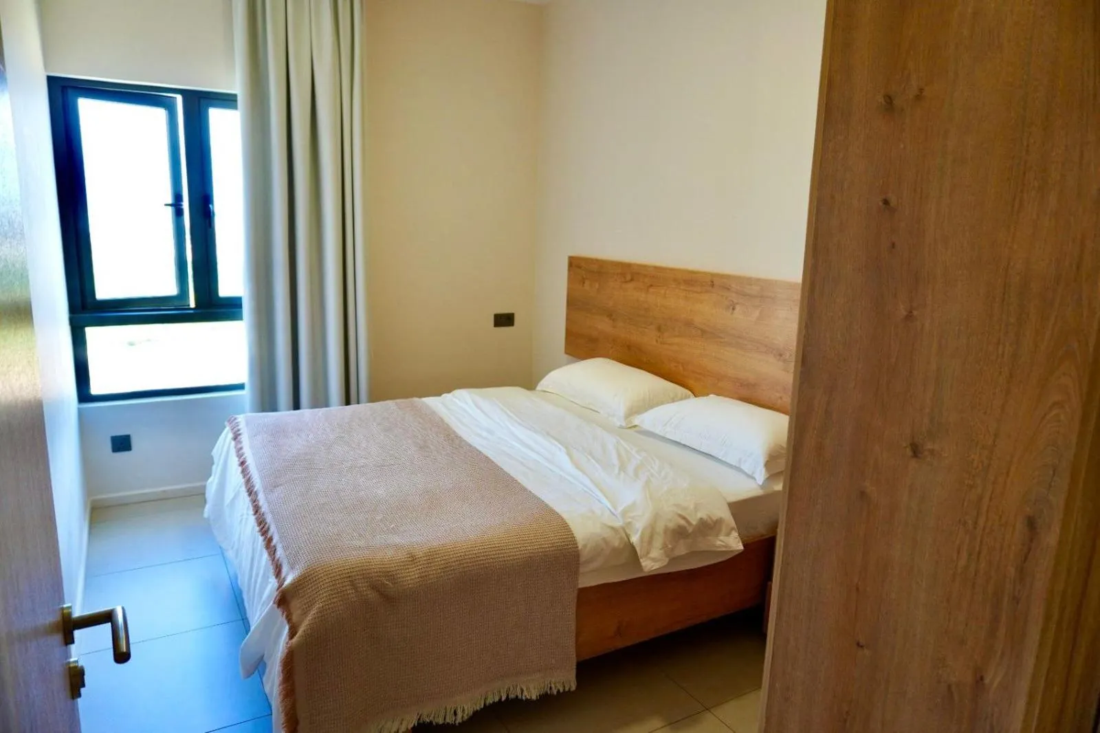 Bedroom, Bed in Minissy Suites