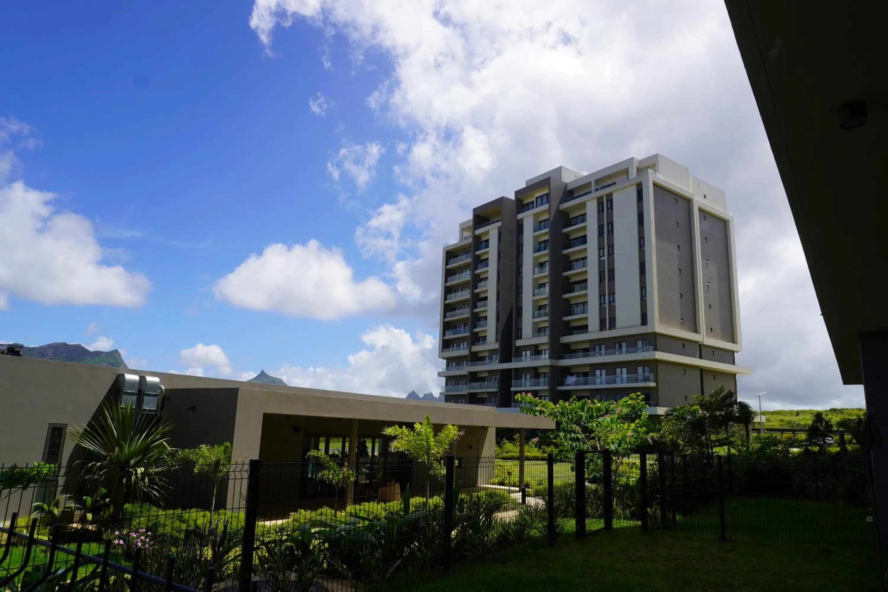 Property building in Minissy Suites