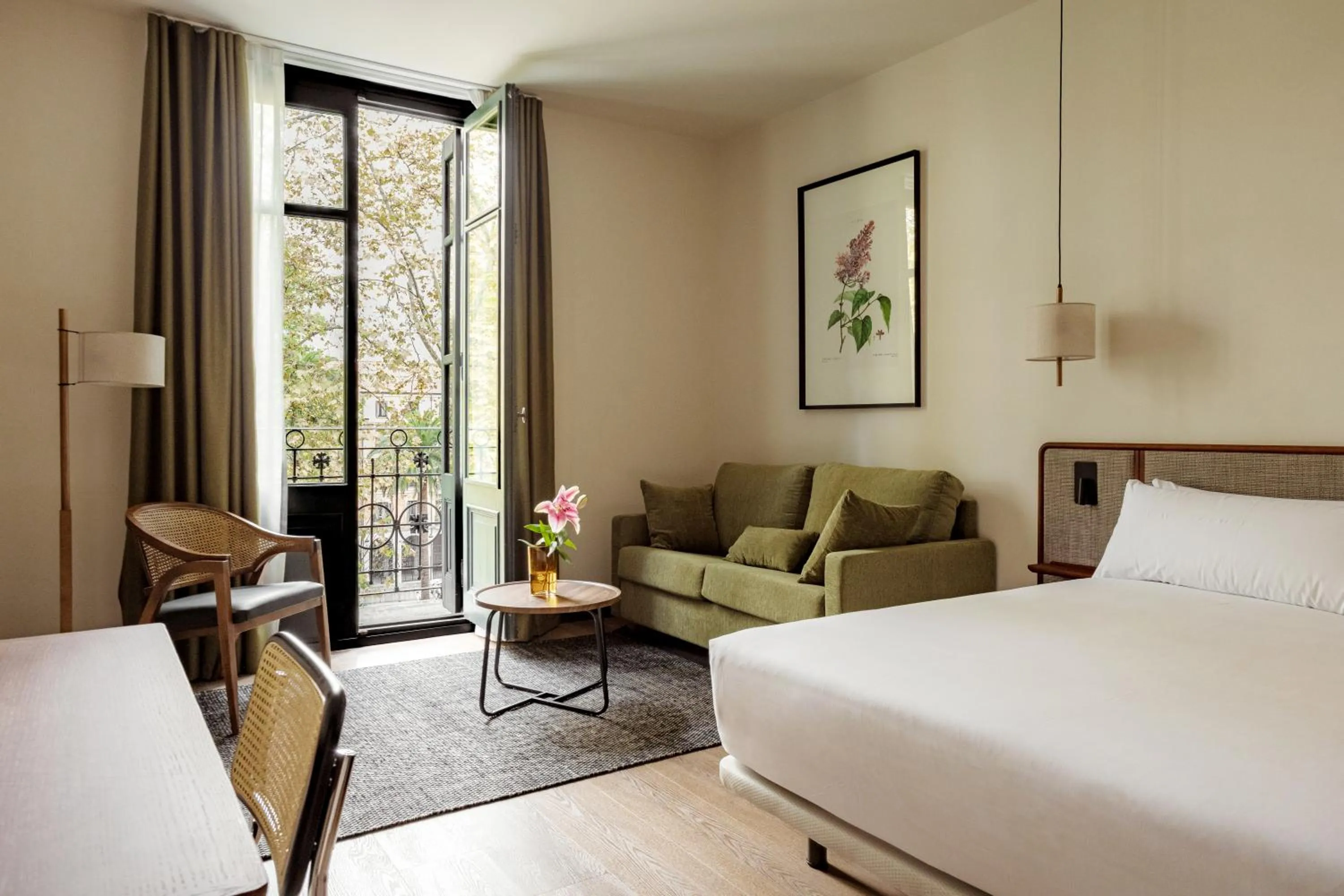 Batimont Suites & Apartments