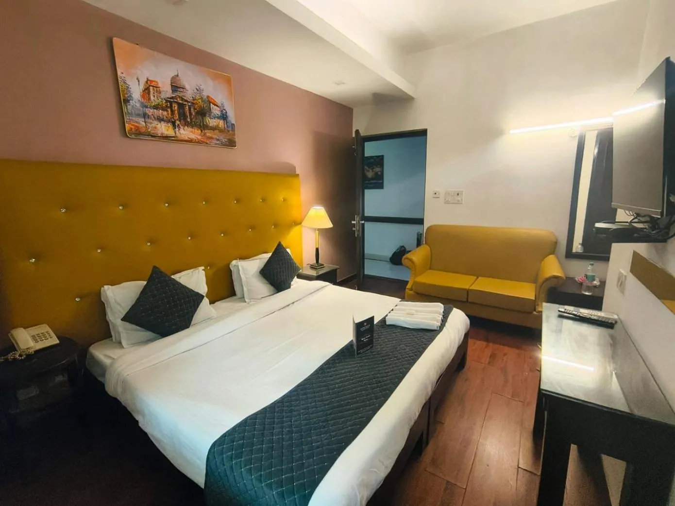 Bed in Niksen Hotel's At Saket