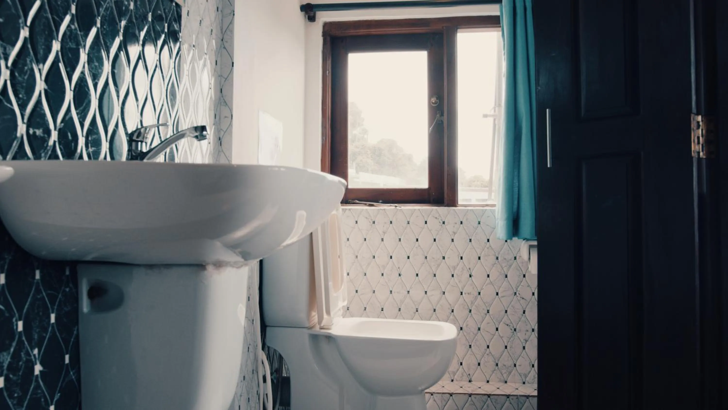 Bathroom in Seashore Mirissa