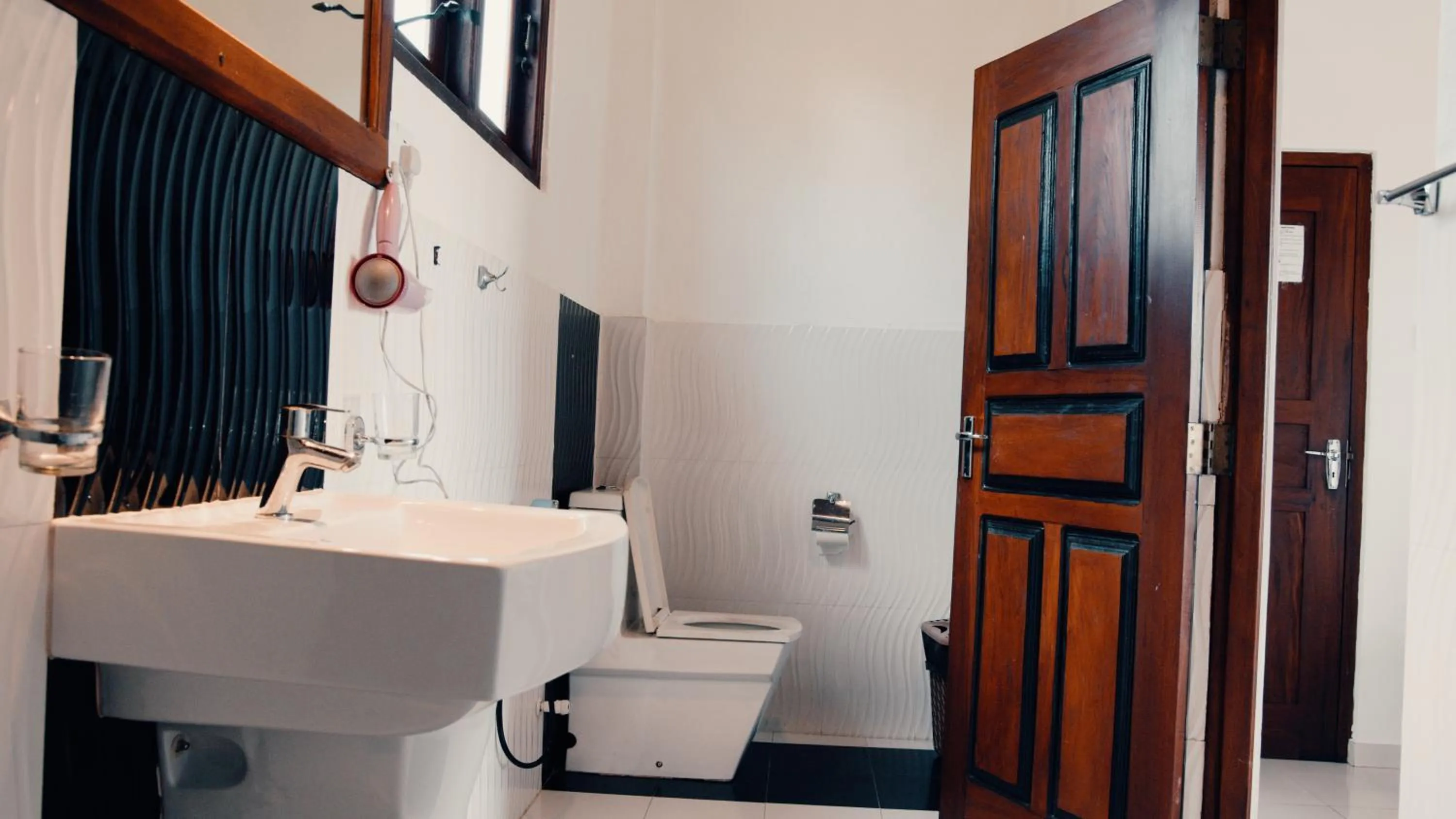 Toilet in Seashore Mirissa