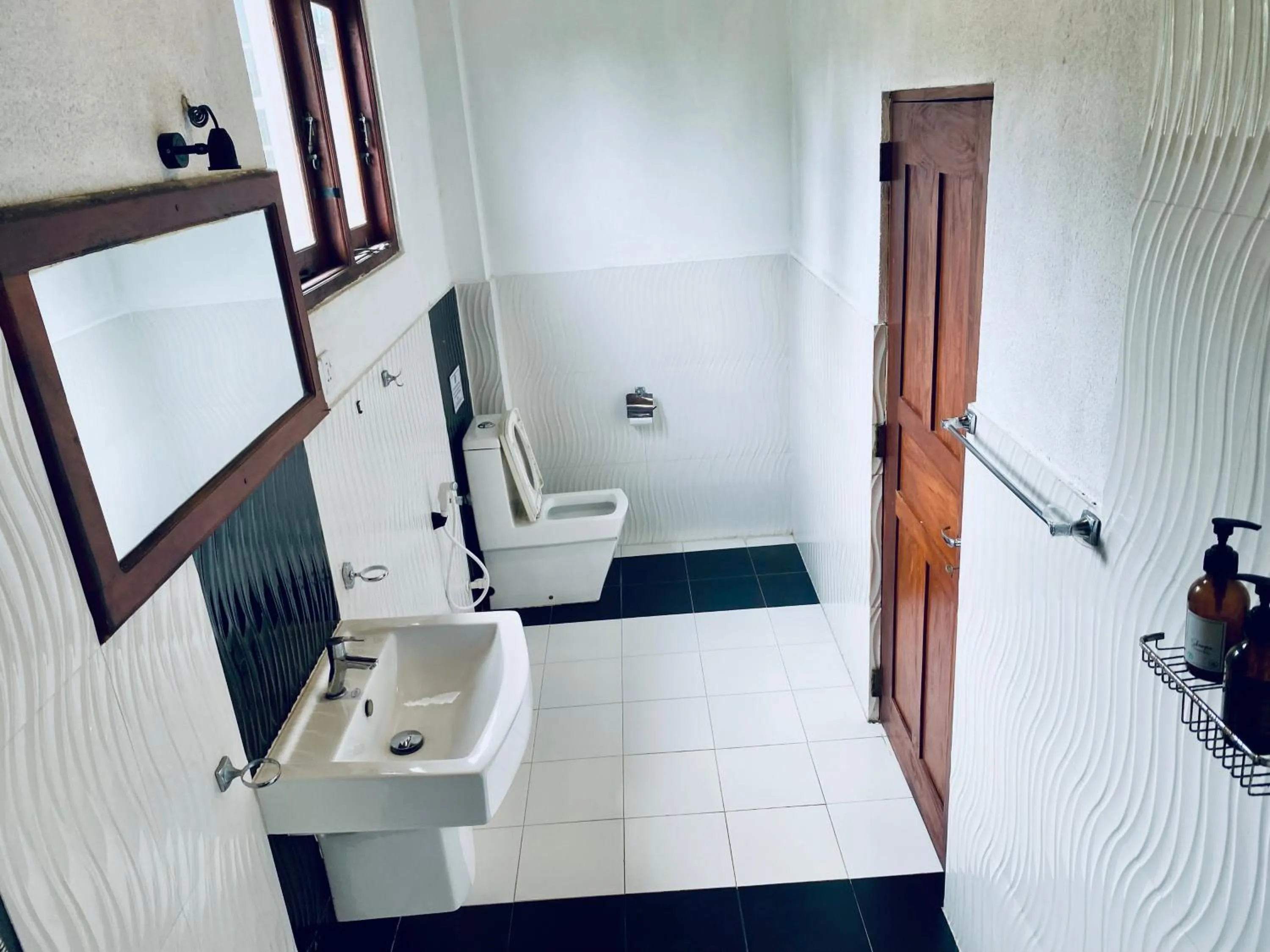 Bathroom in Seashore Mirissa