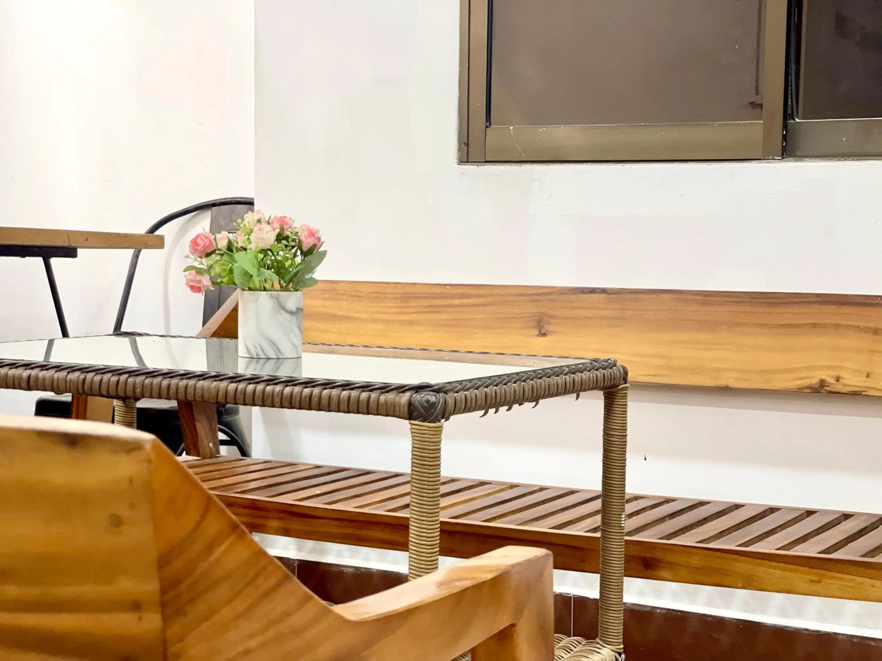 Sky hotel - Rooms & Free laundry - 50m to Royal Palace